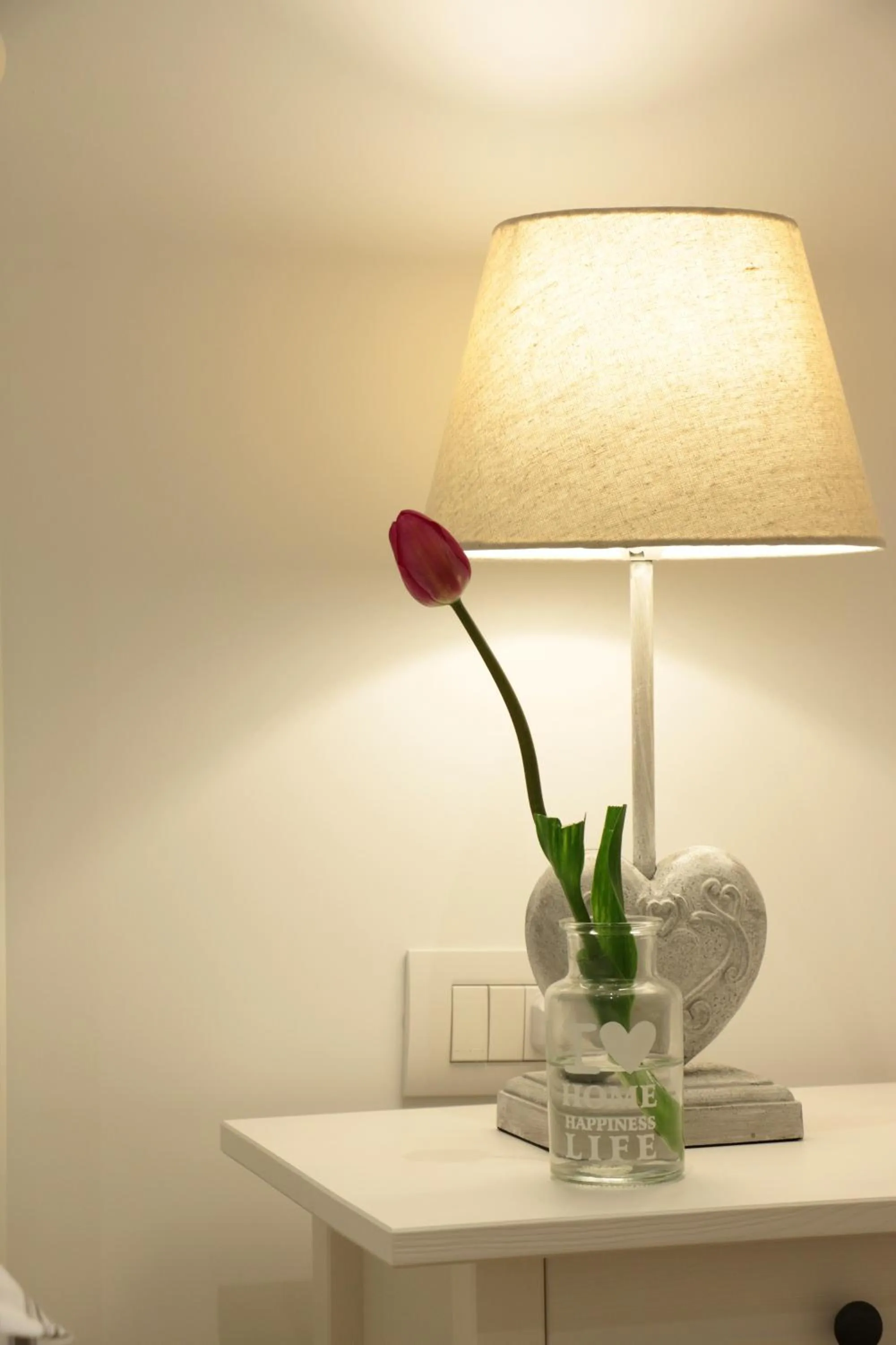 Decorative detail in La Scalinata di Chiaia