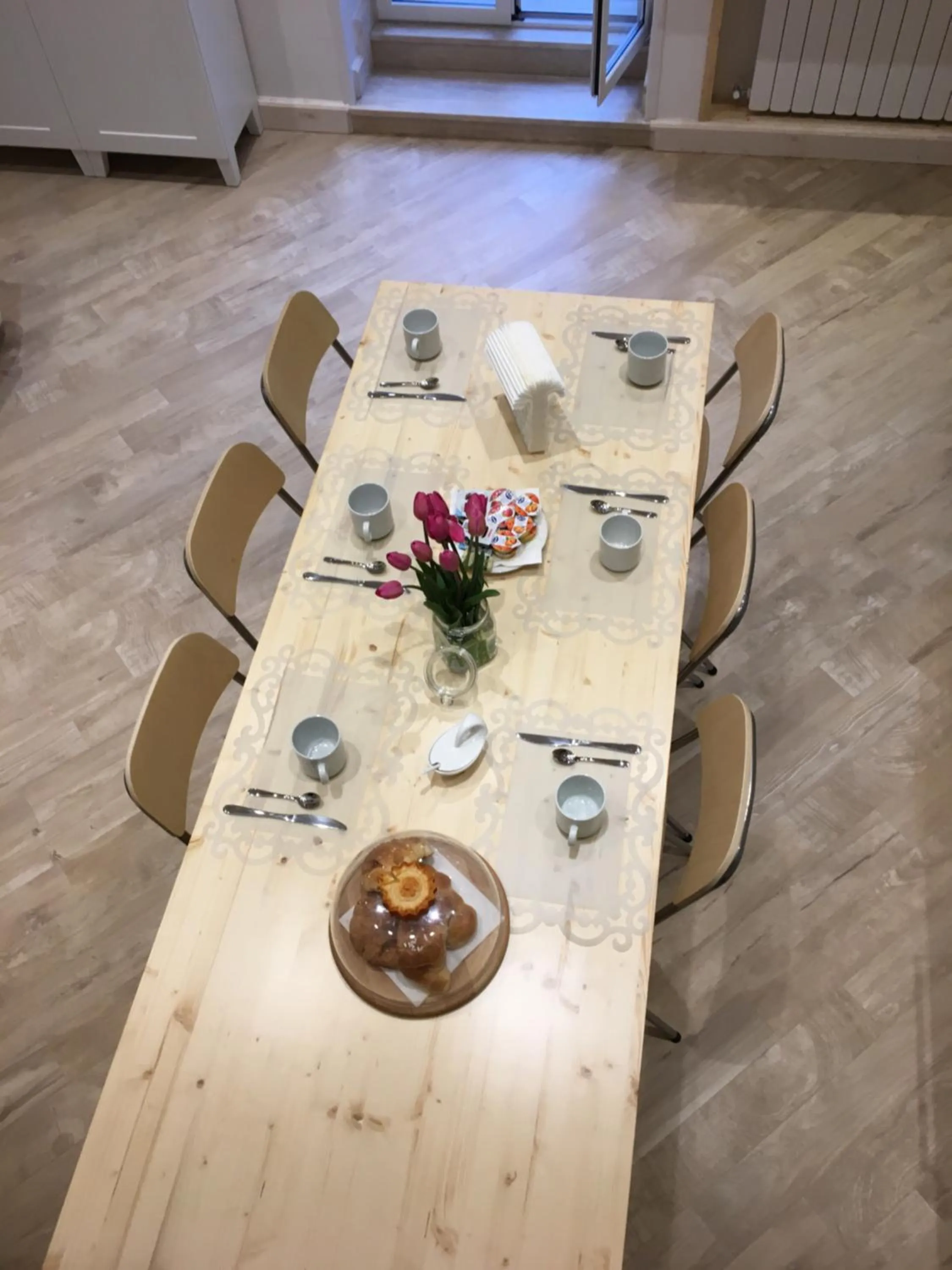 Communal lounge/ TV room in La Scalinata di Chiaia