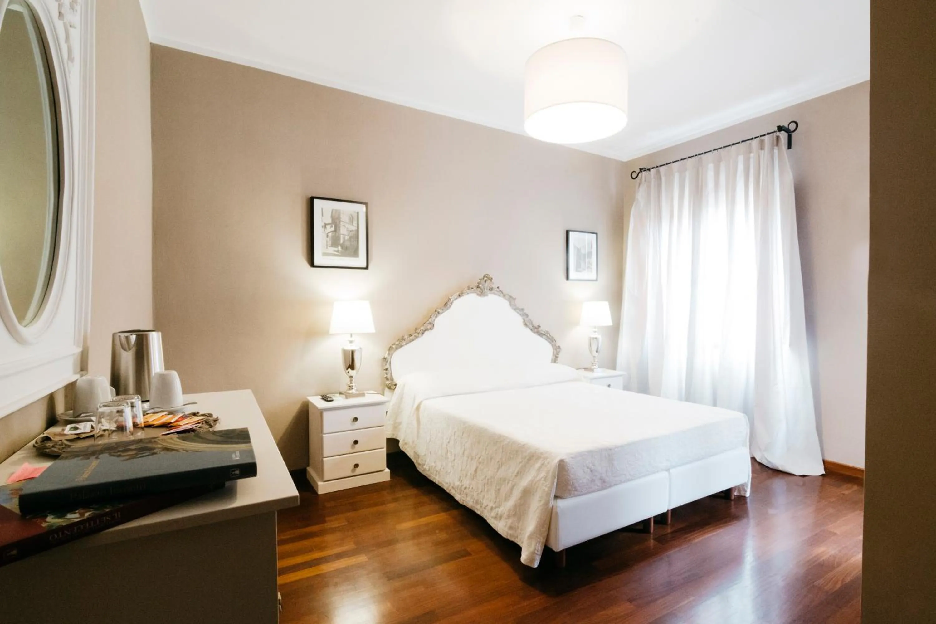 Photo of the whole room, Bed in Residenza Ognissanti