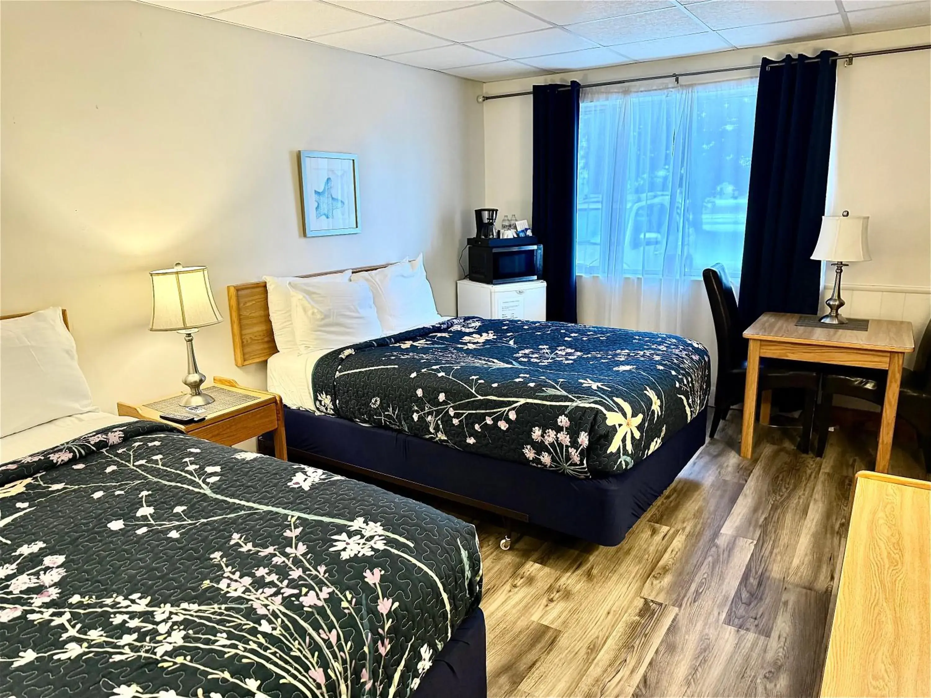 Double Room in Skaneateles Inn on 20 Double Room in Skaneateles Inn on 20