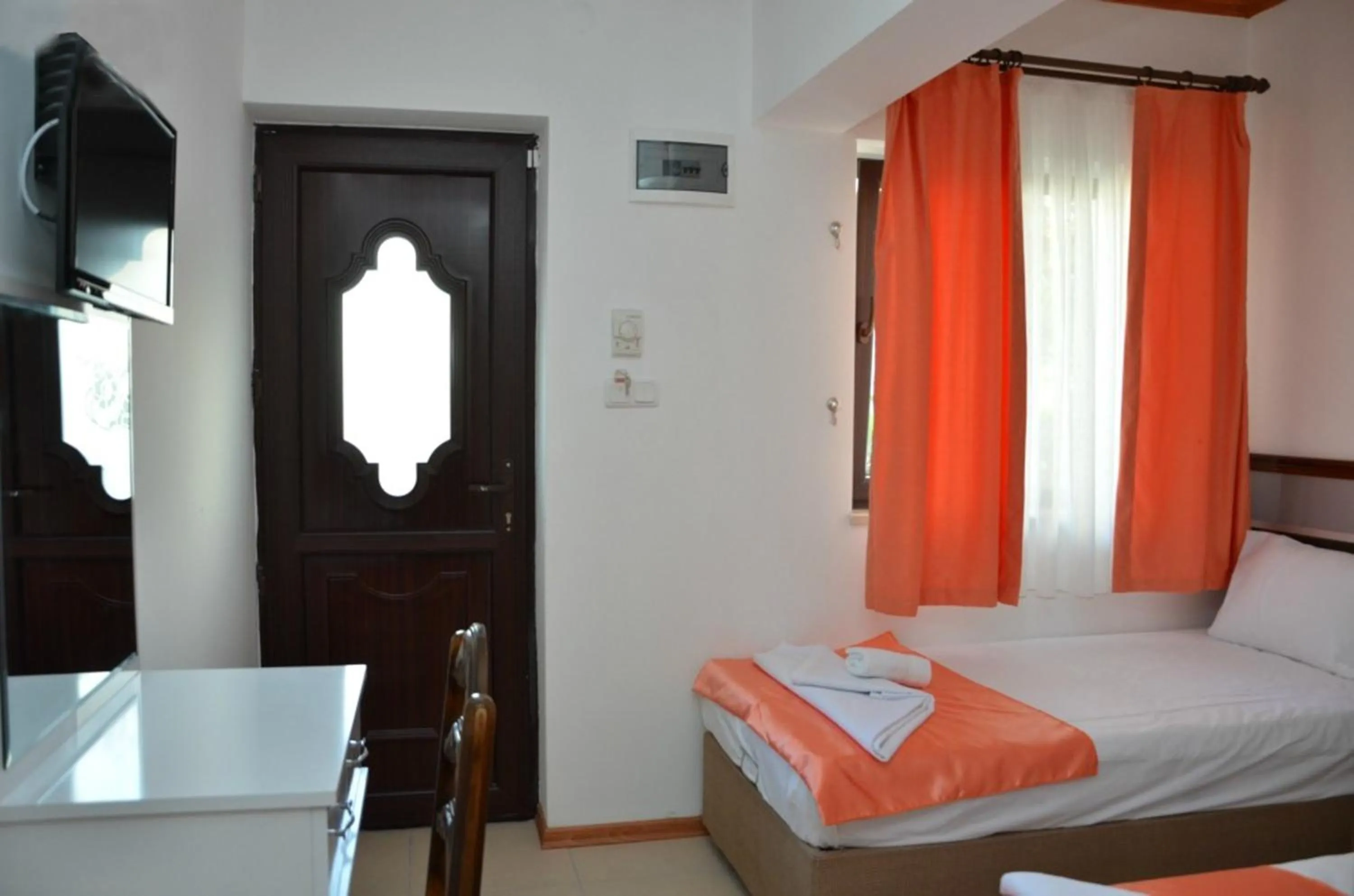 Photo of the whole room, Bed in Ören Konak Otel