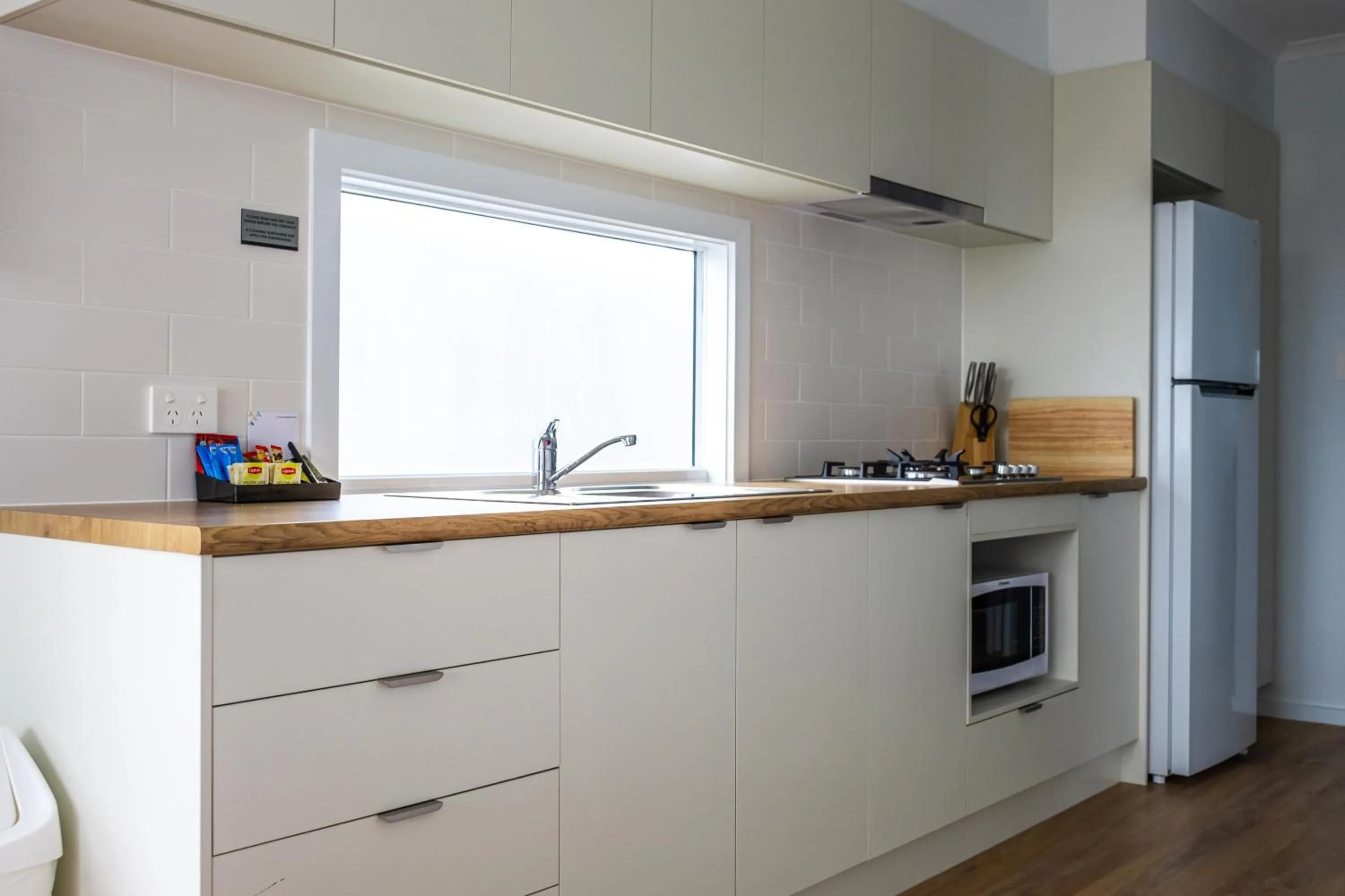 Kitchen or kitchenette in BIG4 Mannum Holiday Park