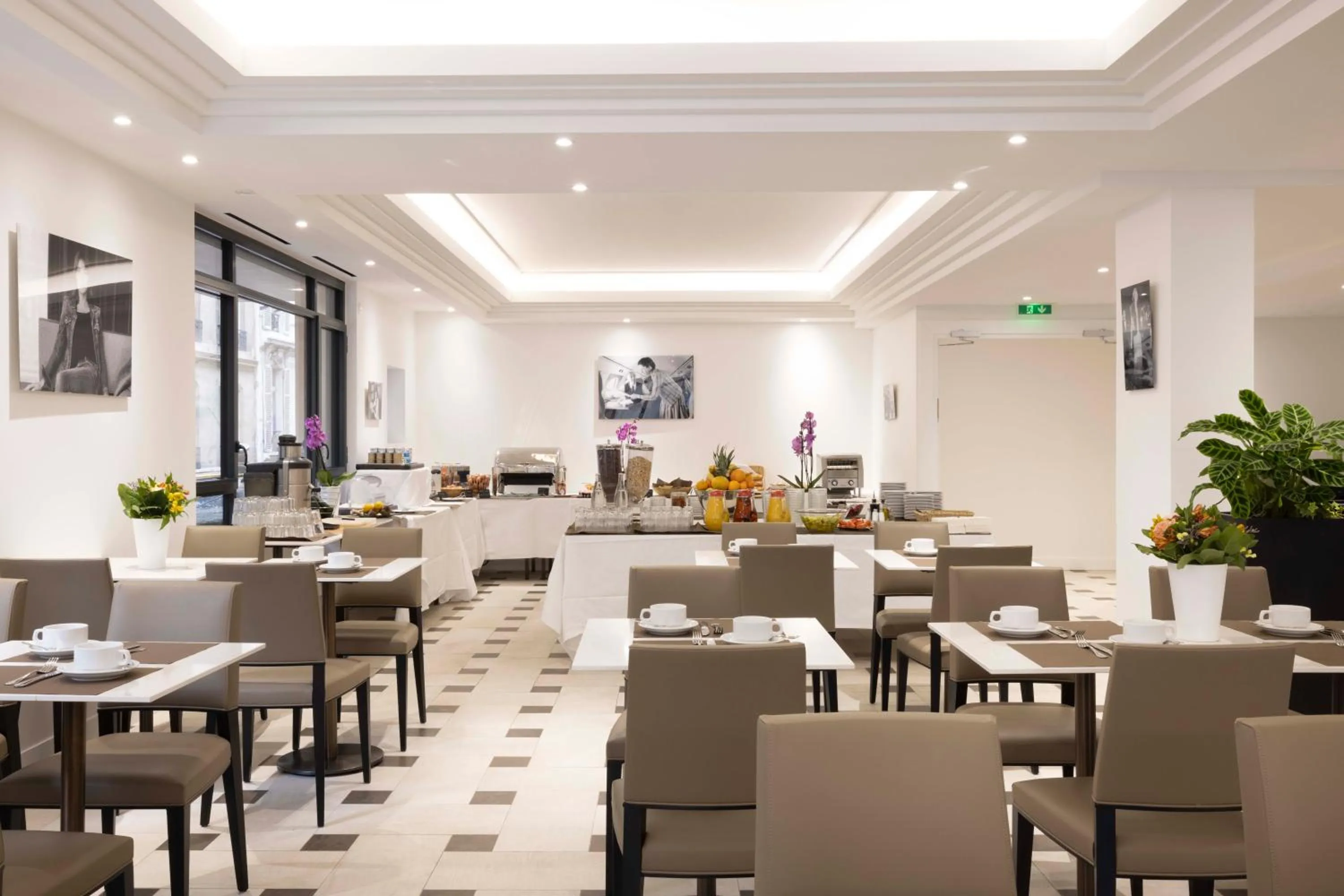 Continental breakfast in Hôtel De Castiglione