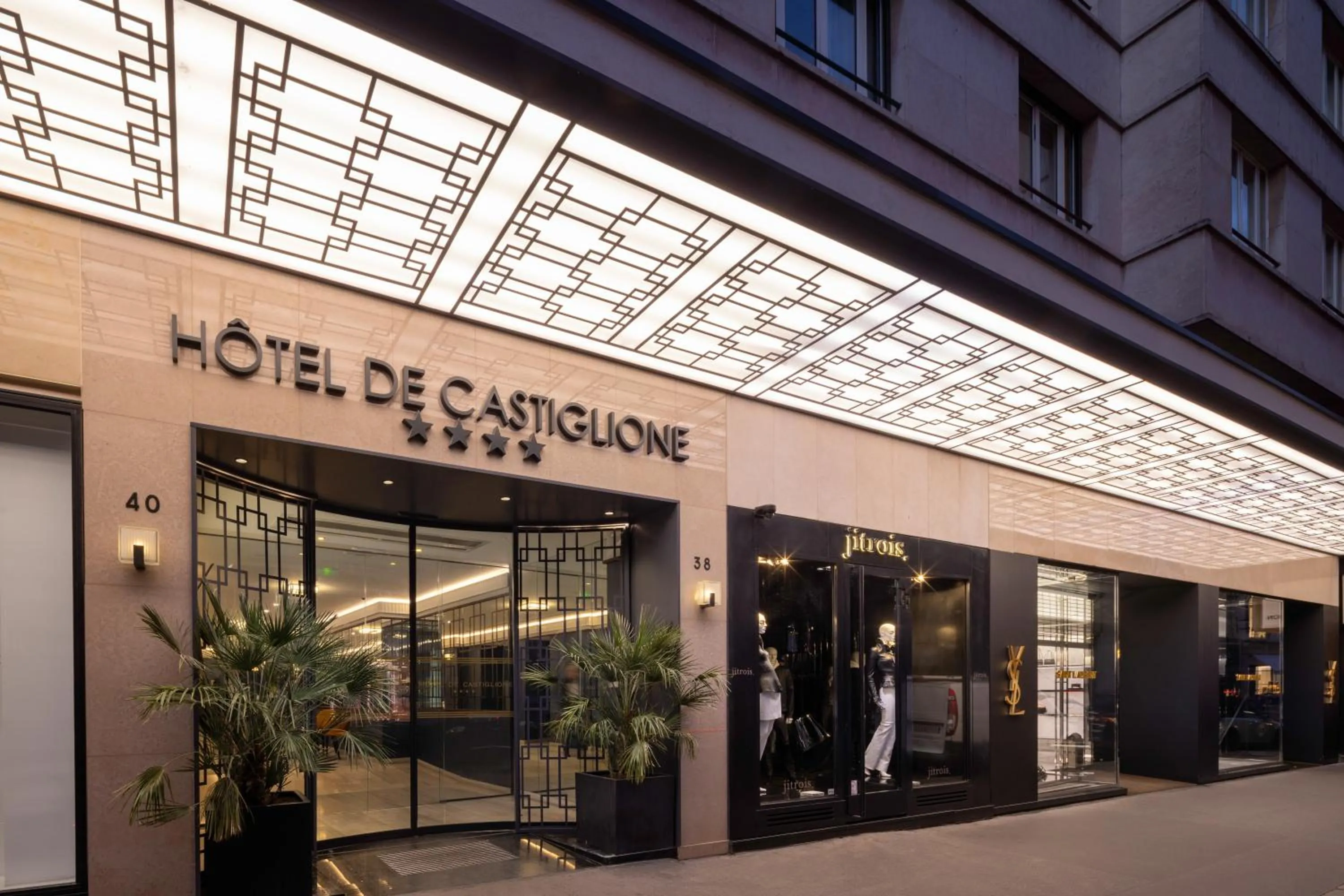 Facade/entrance in Hôtel De Castiglione