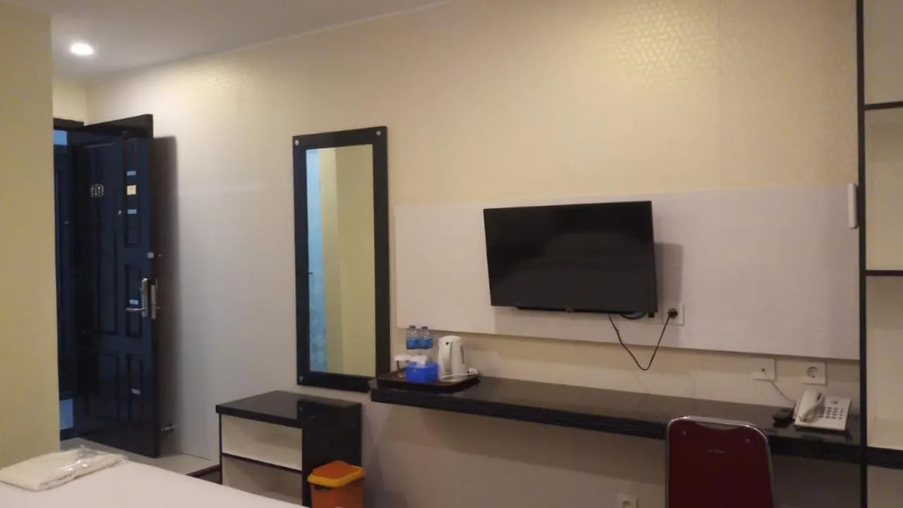 Restaurant/places to eat in Puncak Budget Hotel