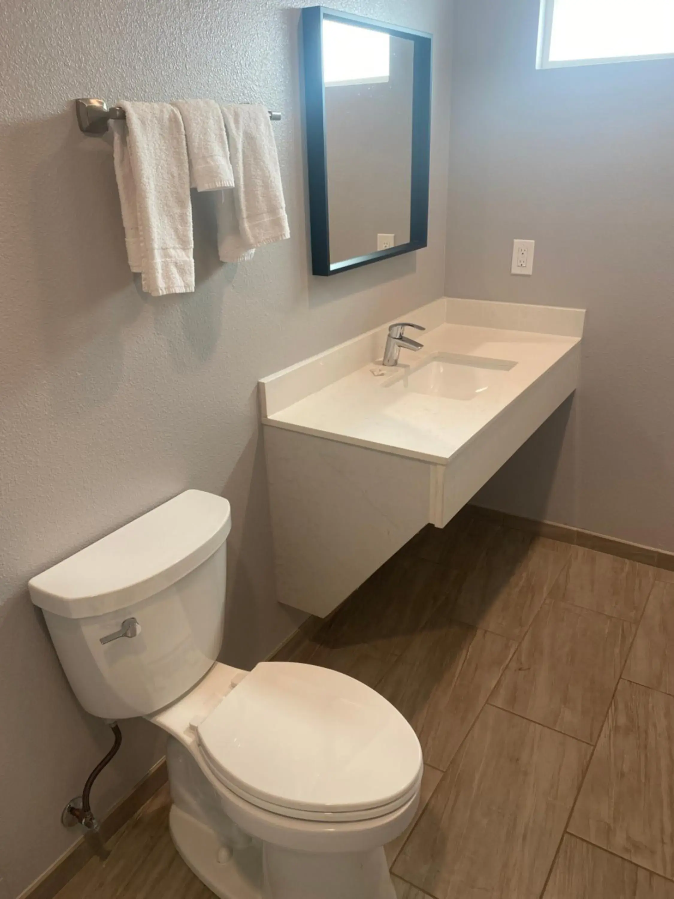 Deluxe Queen Room with Two Queen Beds in Sun Valley Inn Deluxe Queen Room with Two Queen Beds in Sun Valley Inn