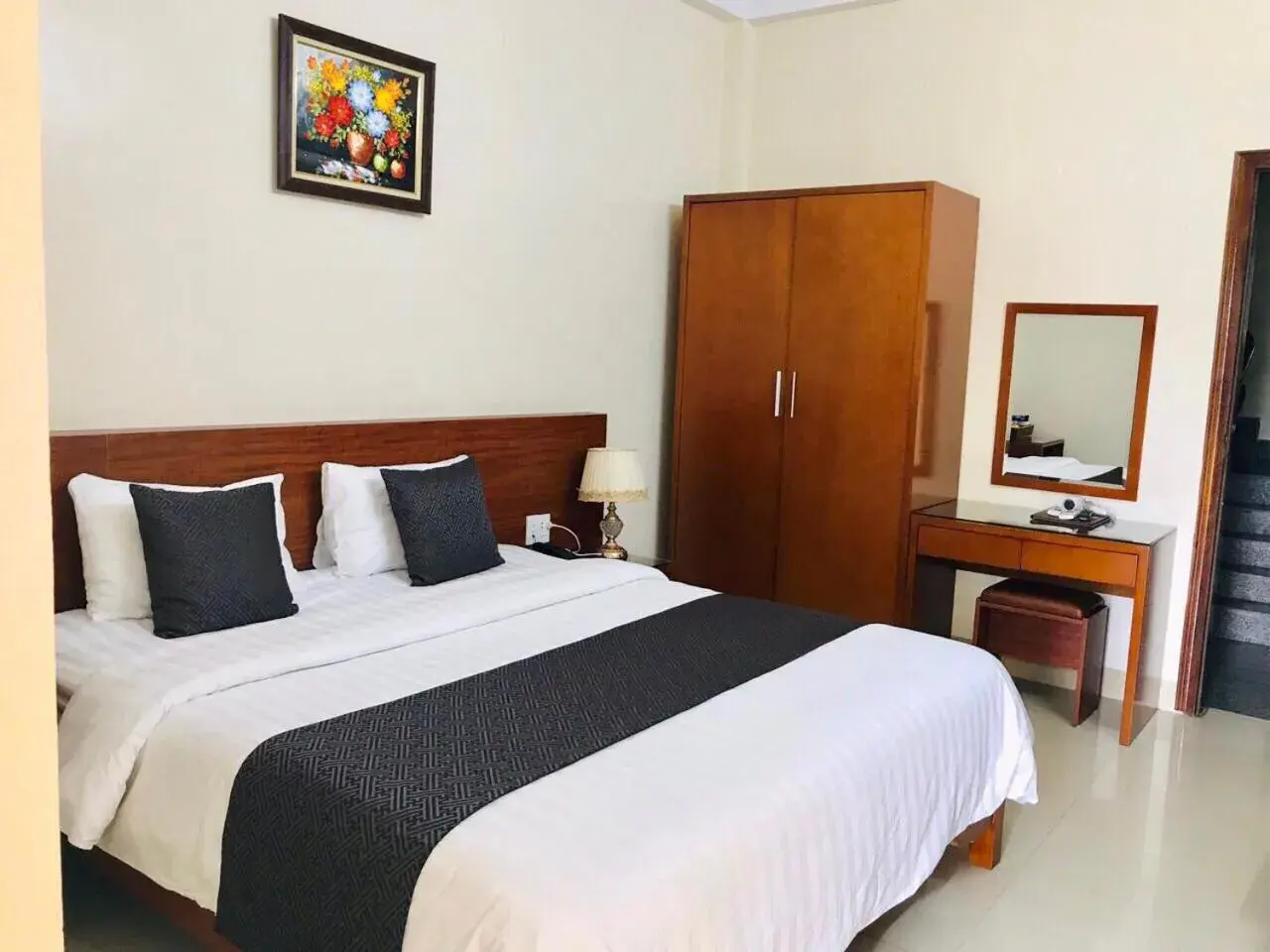 Deluxe King Room in Royal Hotel Ha Giang Deluxe King Room in Royal Hotel Ha Giang