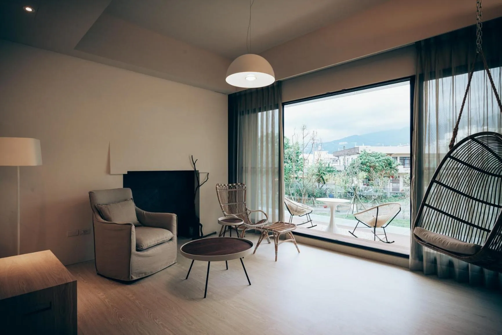 Communal lounge/ TV room in Onsense Villa