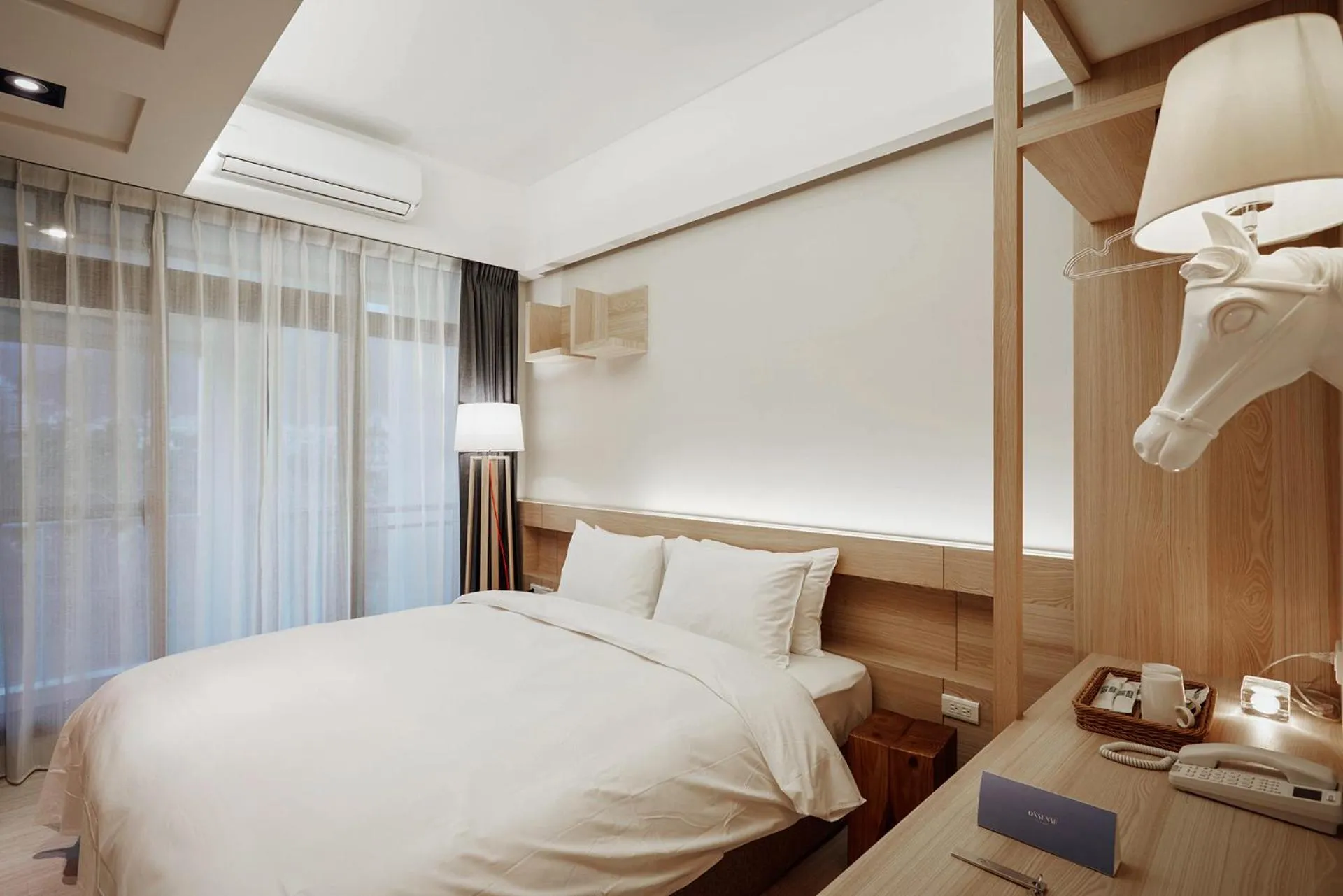 Photo of the whole room, Bed in Onsense Villa