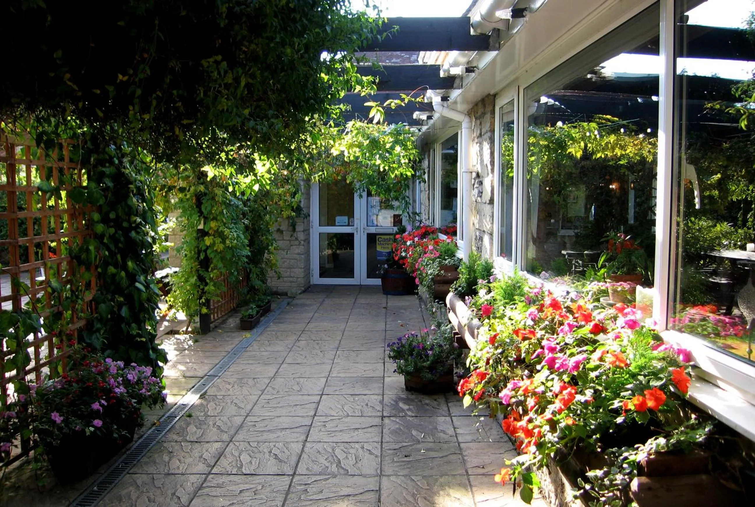 Garden in The Pelican Inn