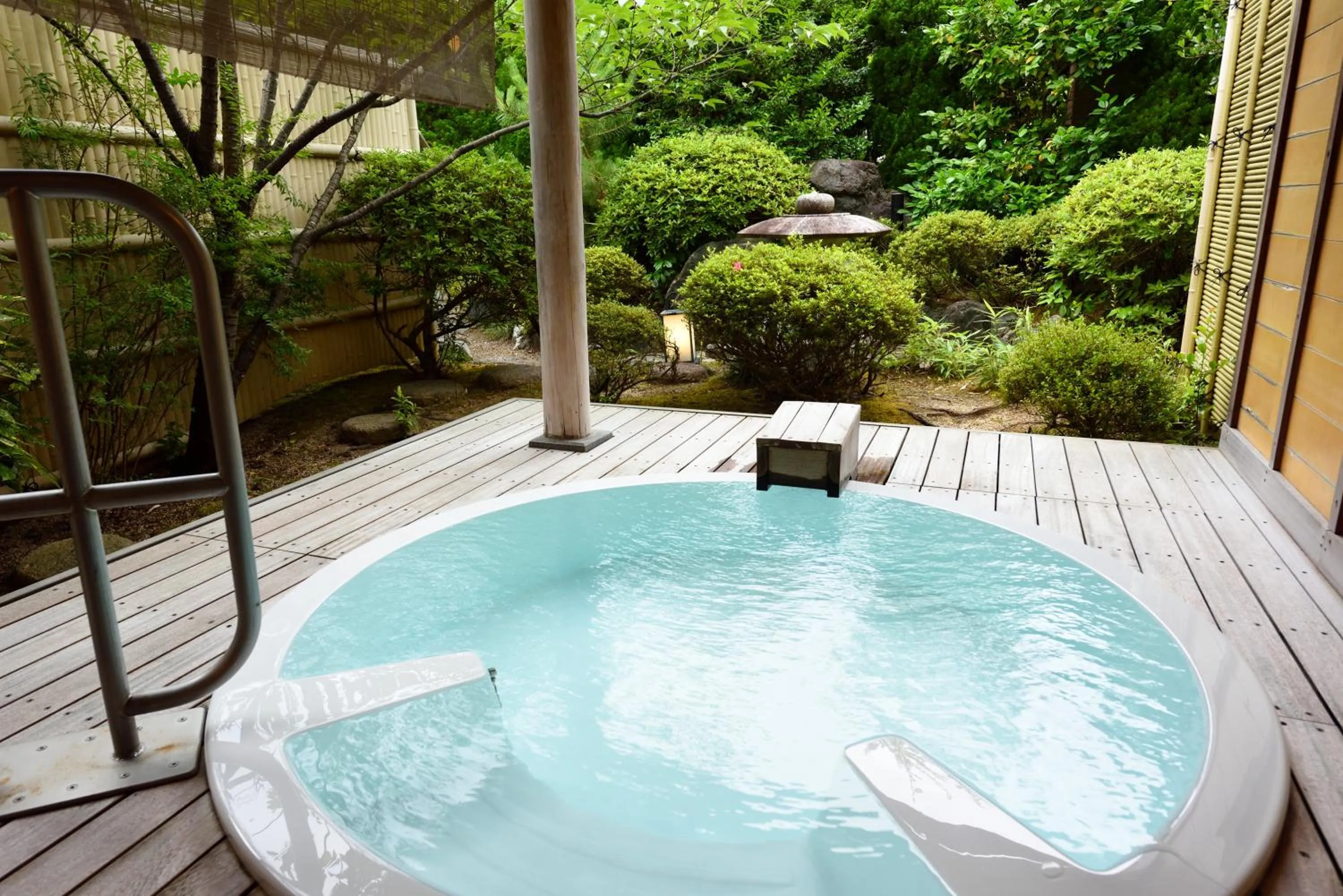 Hot Spring Bath in Kaikatei Hanagozen