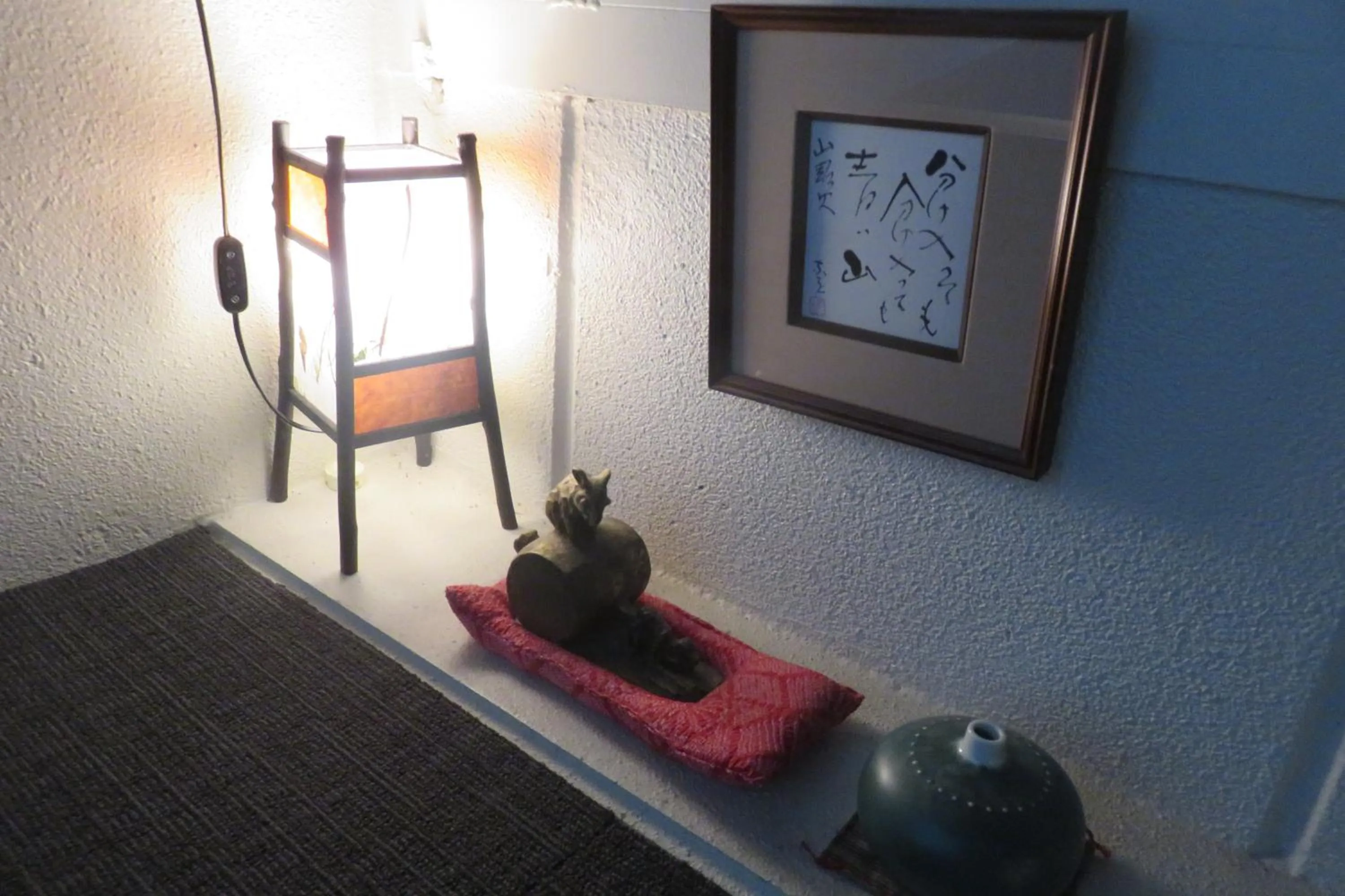 Decorative detail, Bed in Guest House Nakaima