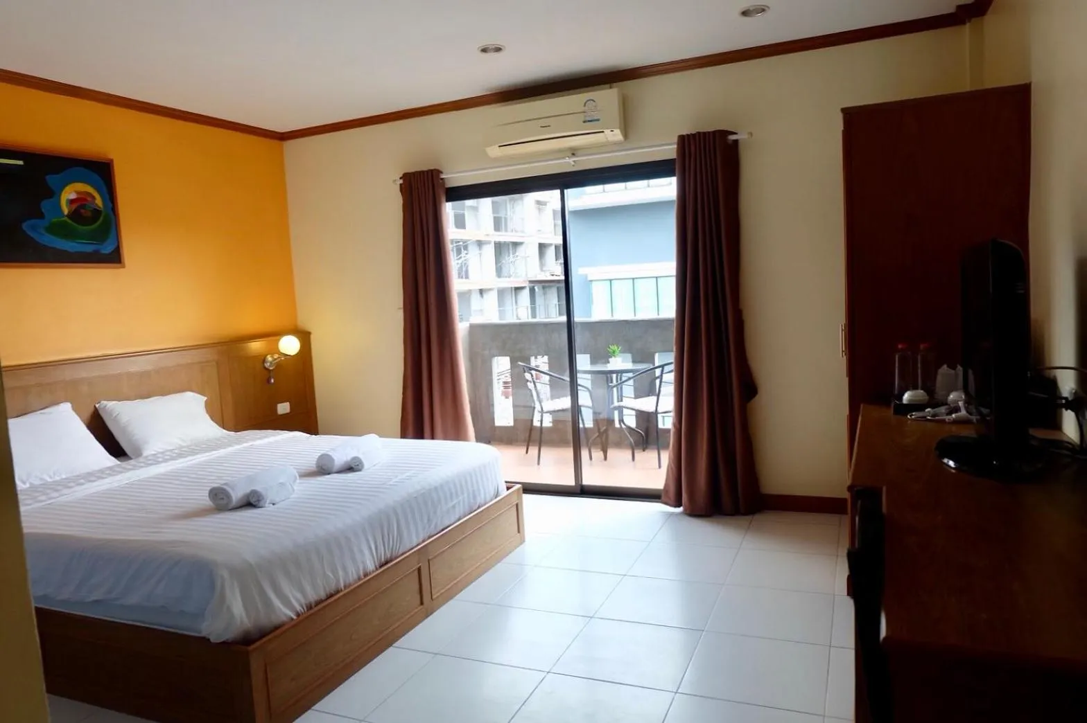 Bed in Baantonkhaokata Hotel