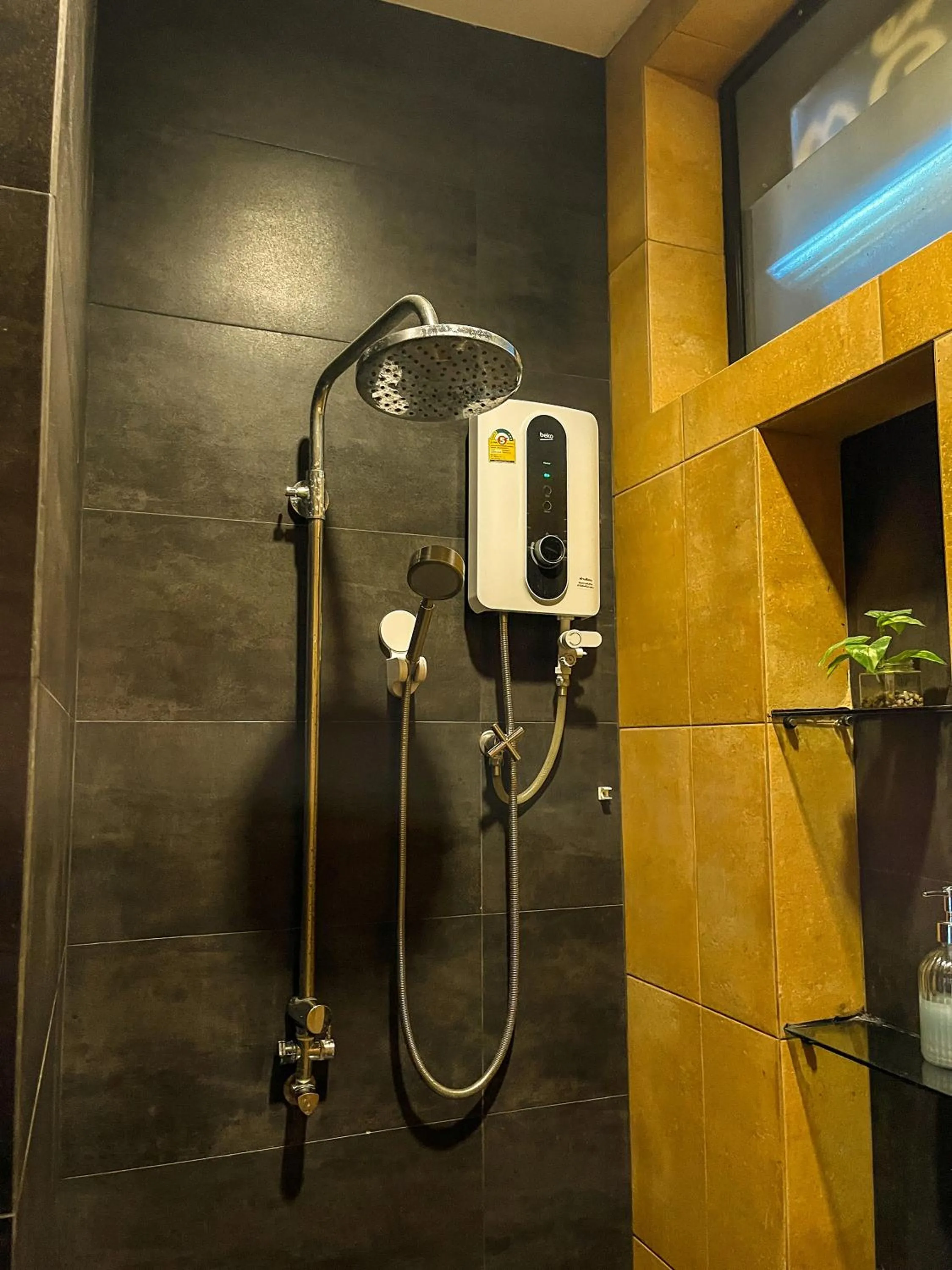 Bathroom in BaanMee Phuket near Chalong Pier