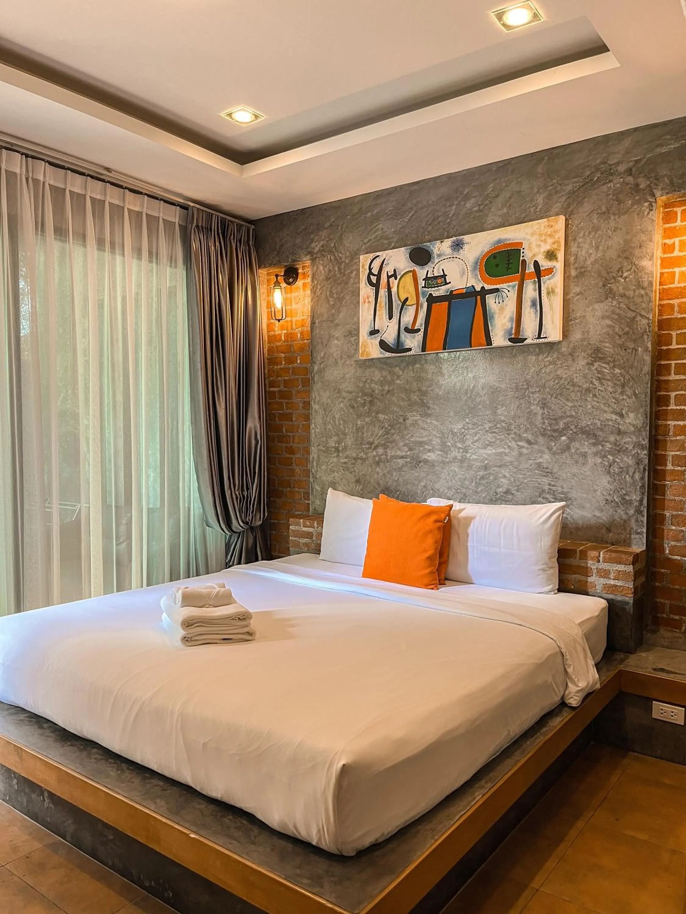 Bed in BaanMee Phuket near Chalong Pier