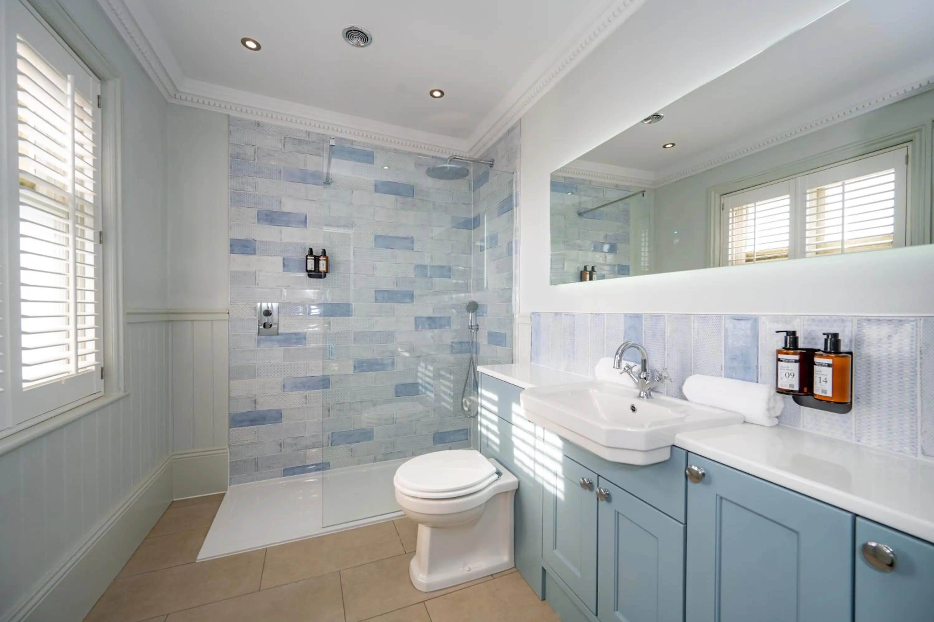 Bathroom in The Golden Lion Hotel