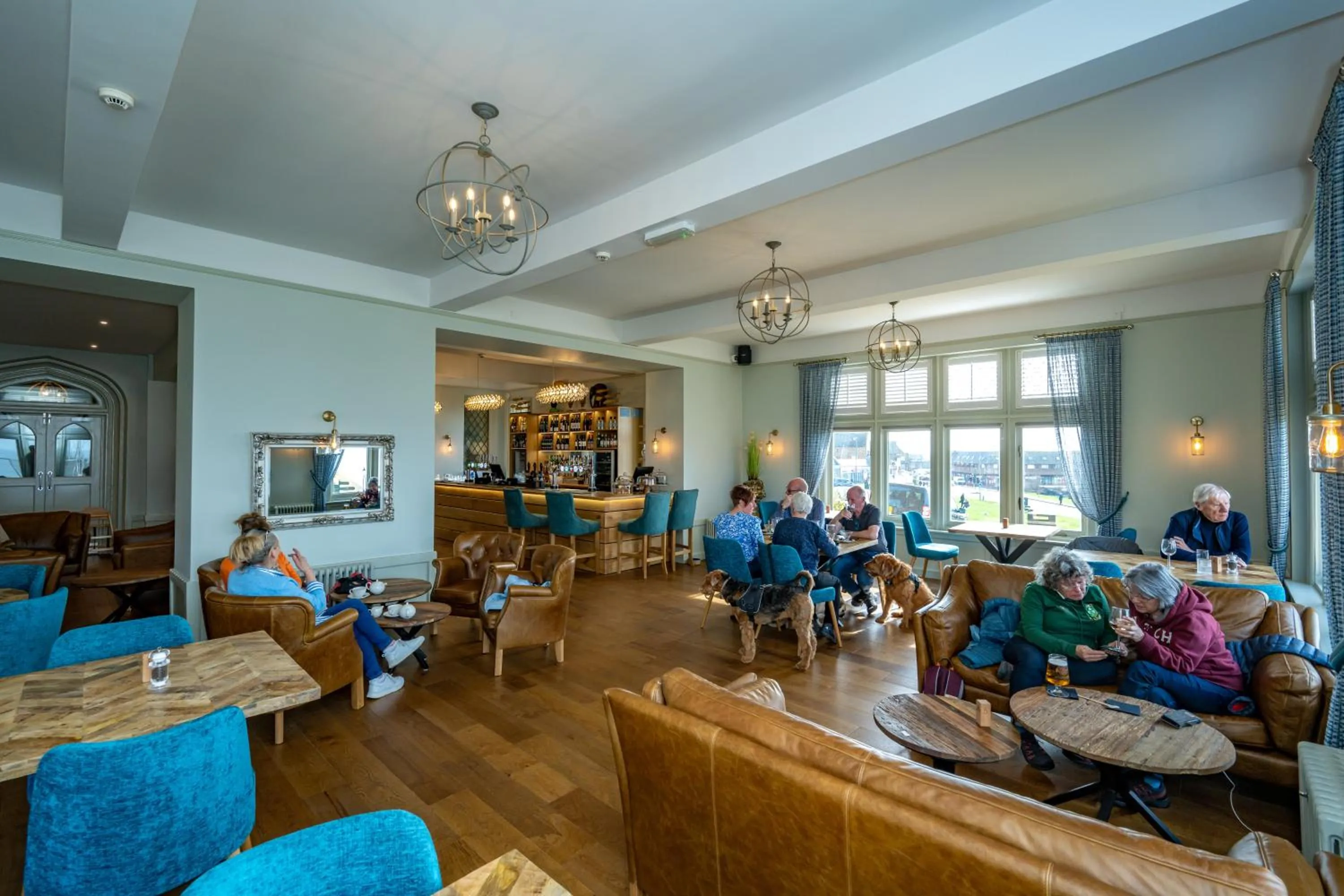 Lounge or bar in The Golden Lion Hotel