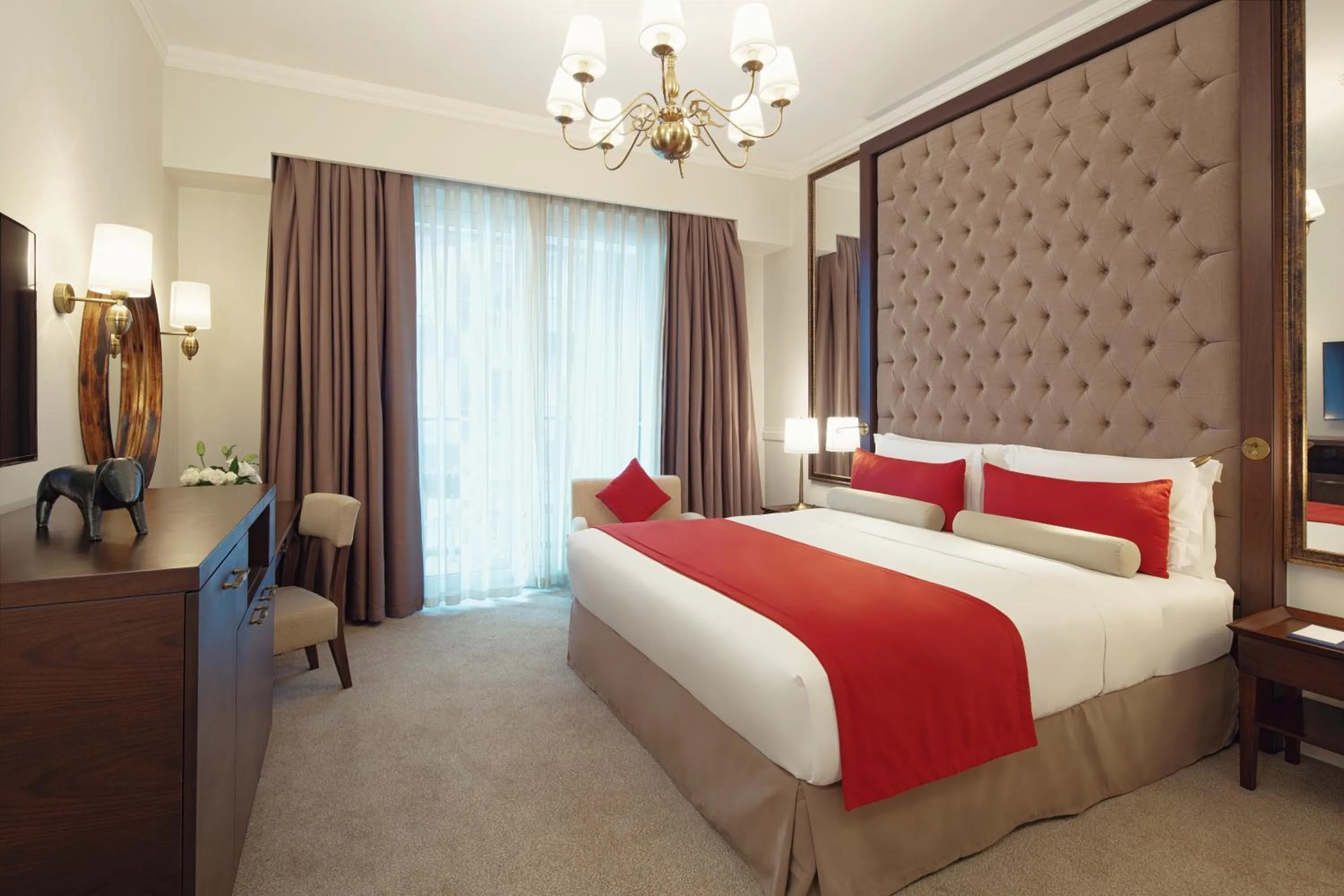 Photo of the whole room, Bed in Dukes The Palm Dubai Hotel