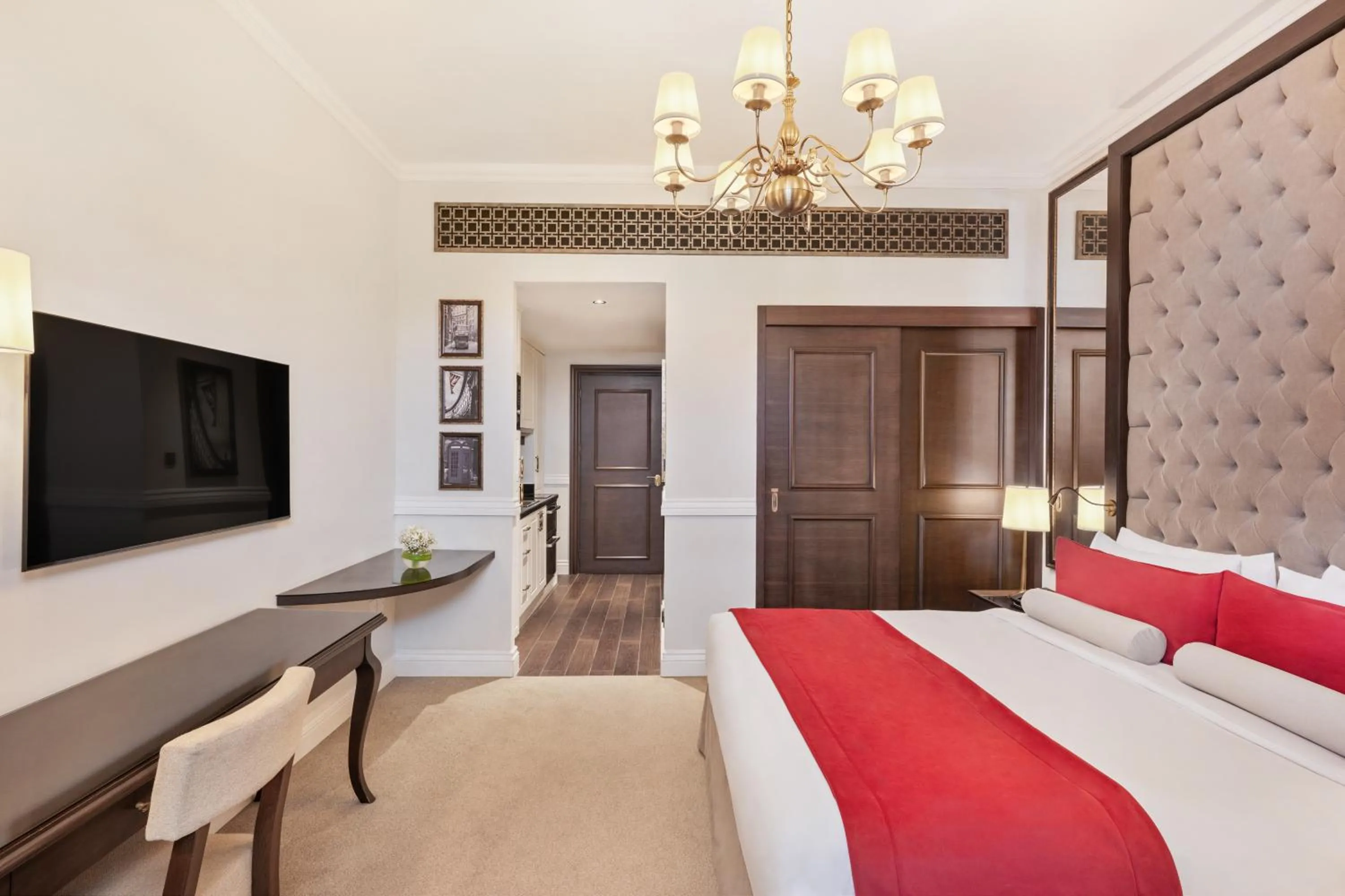 Bedroom, Bed in Dukes The Palm Dubai Hotel