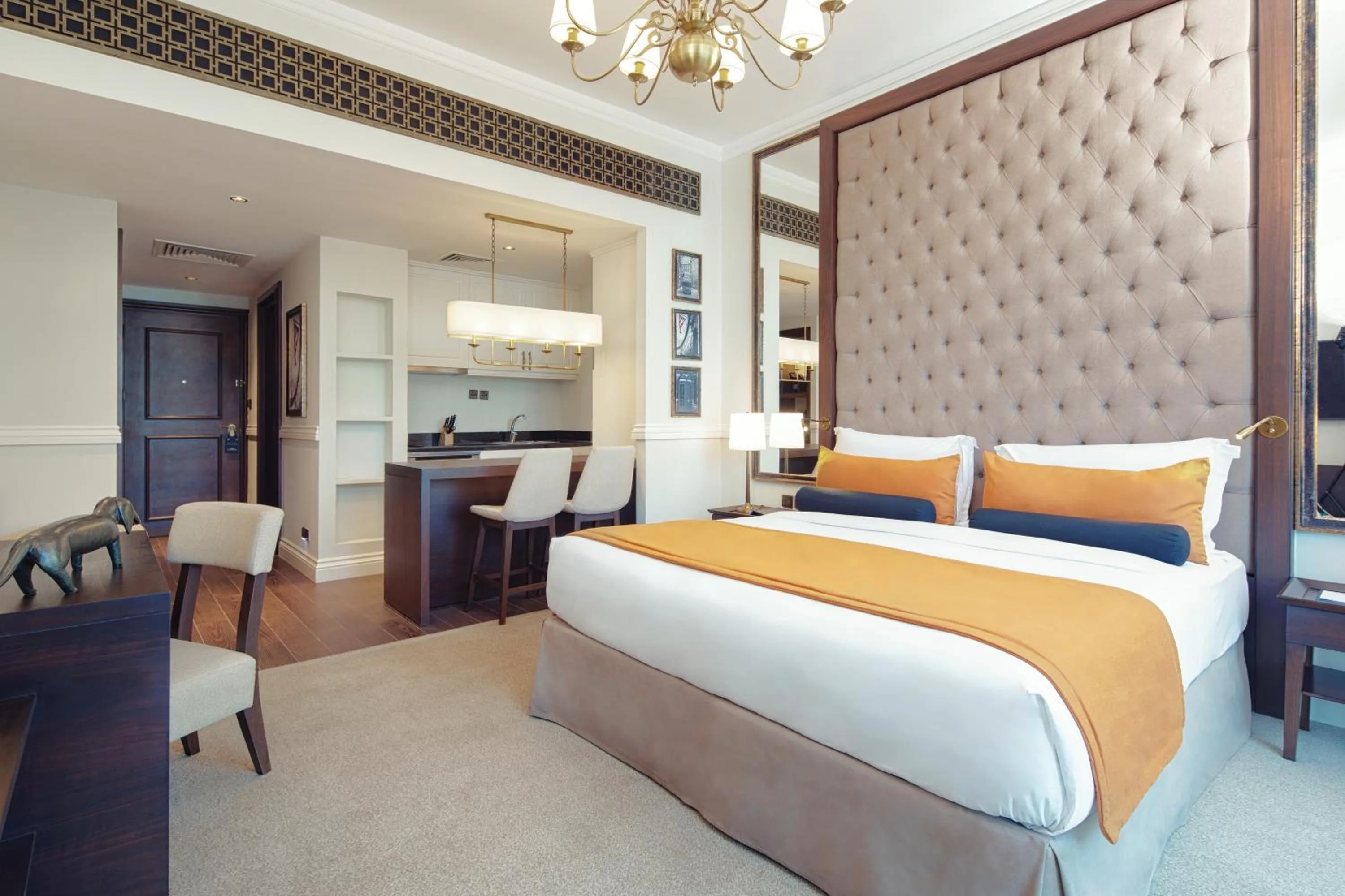 Photo of the whole room, Bed in Dukes The Palm Dubai Hotel