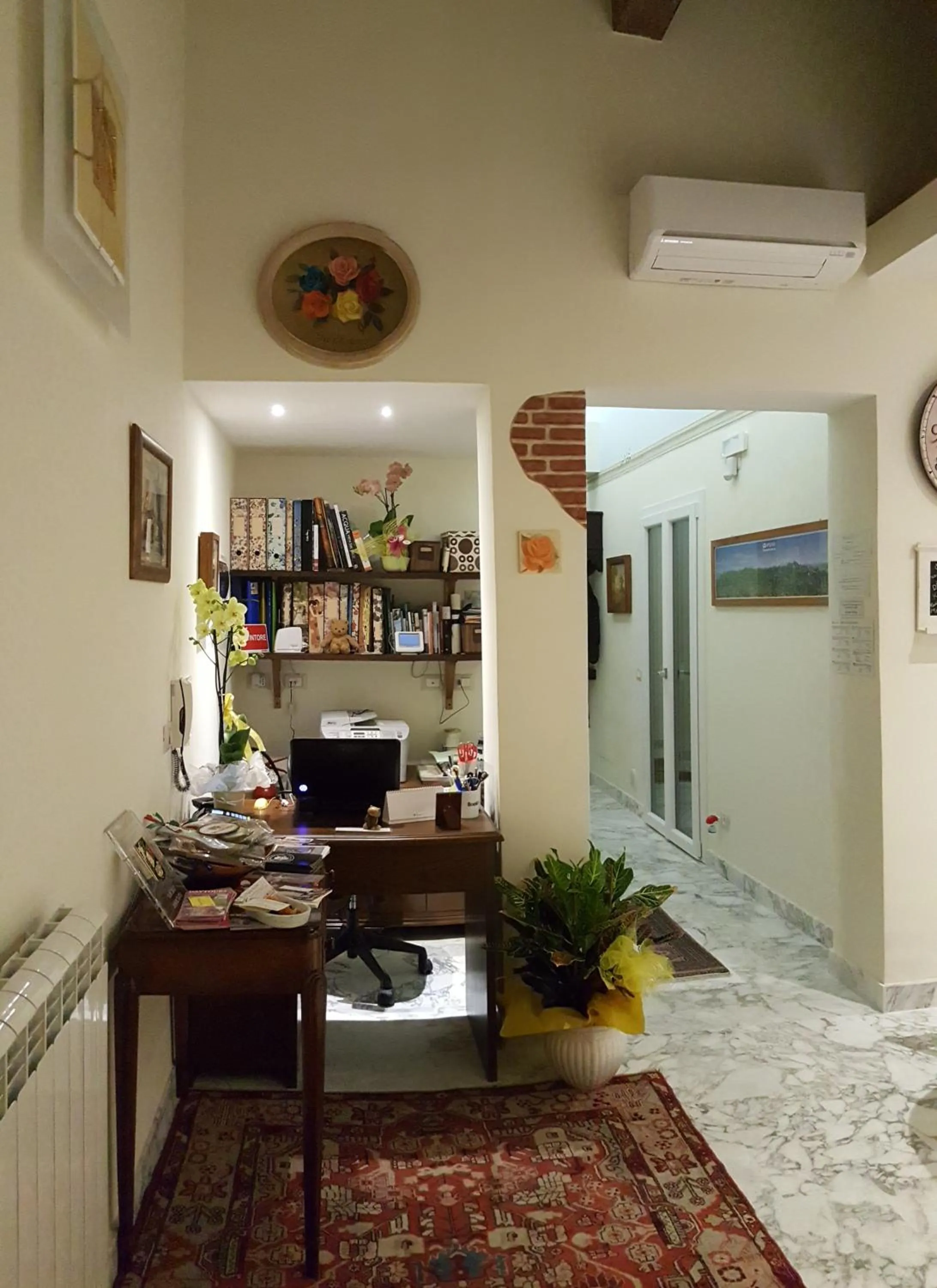 Lobby or reception in Five Roses Bed & Breakfast