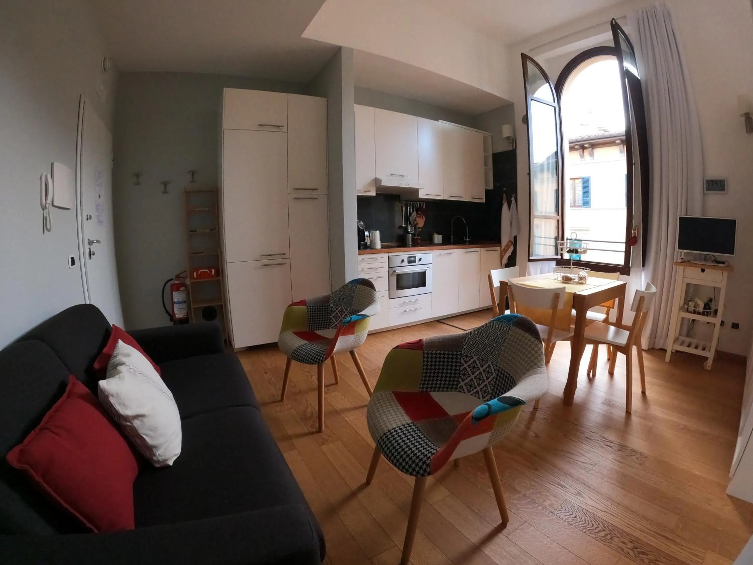 Kitchen or kitchenette in Five Roses Bed & Breakfast