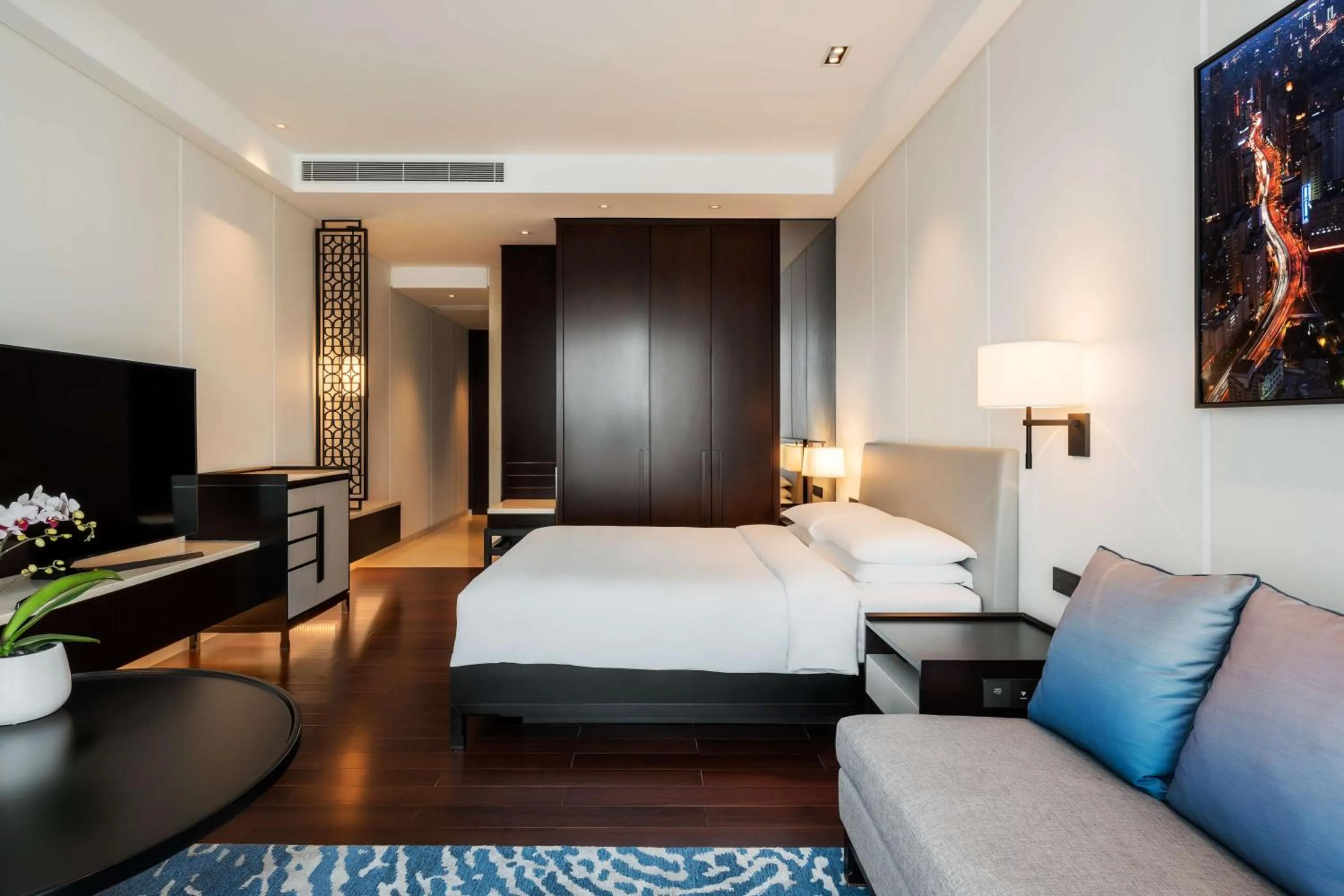 Bed in Hyatt Regency Shanghai Global Harbor