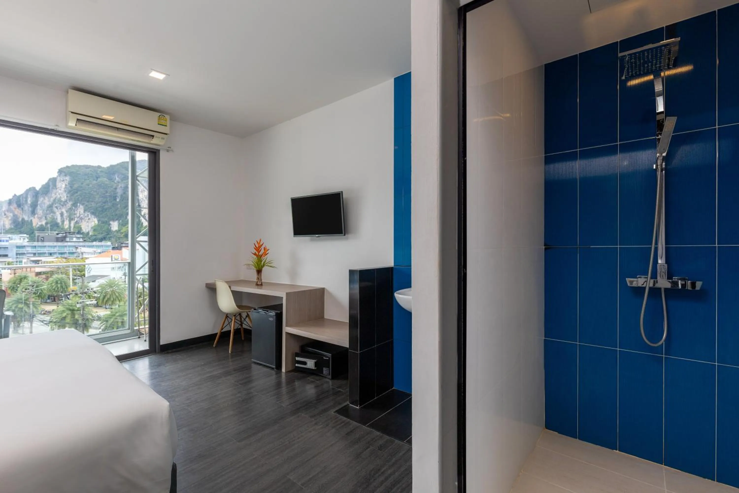 Bed in Wake Up Aonang Hotel