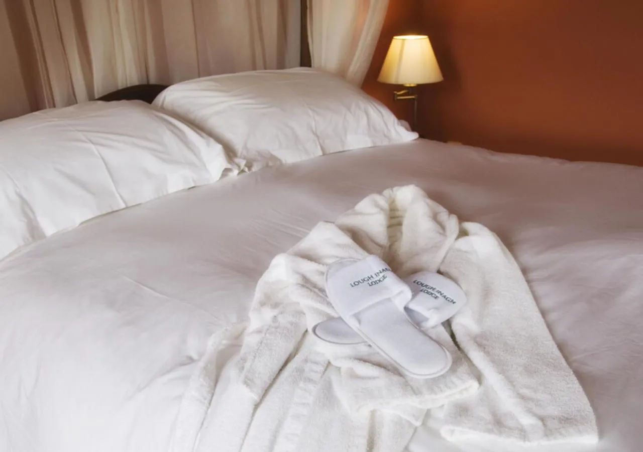 Bedroom, Bed in Lough Inagh Lodge Hotel