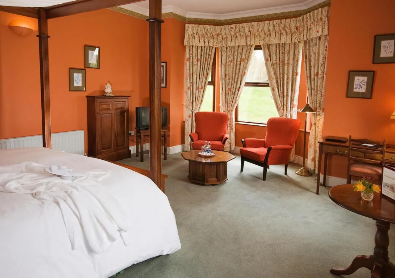 Bedroom, Bed in Lough Inagh Lodge Hotel