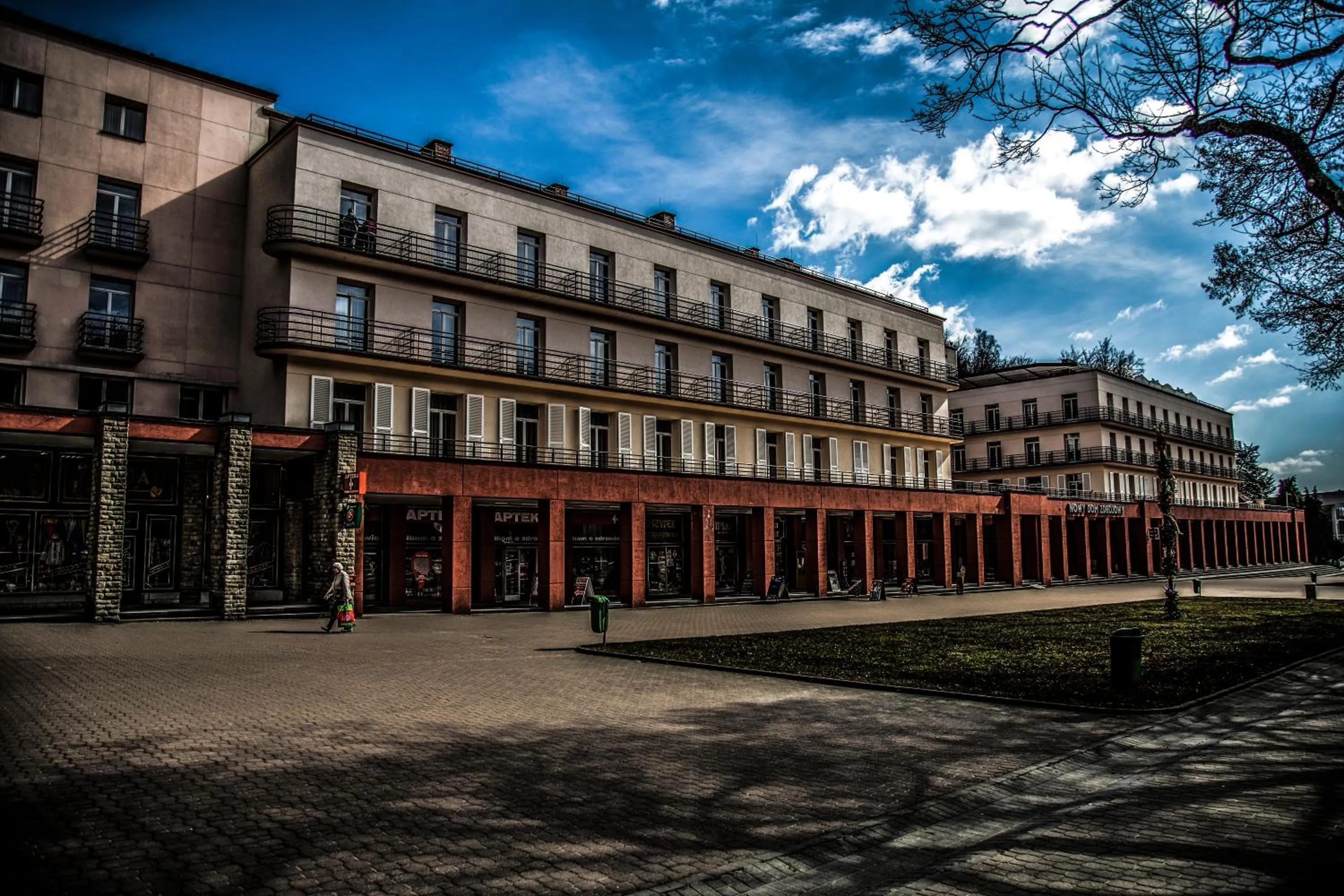 Property building in Nowy Dom Zdrojowy