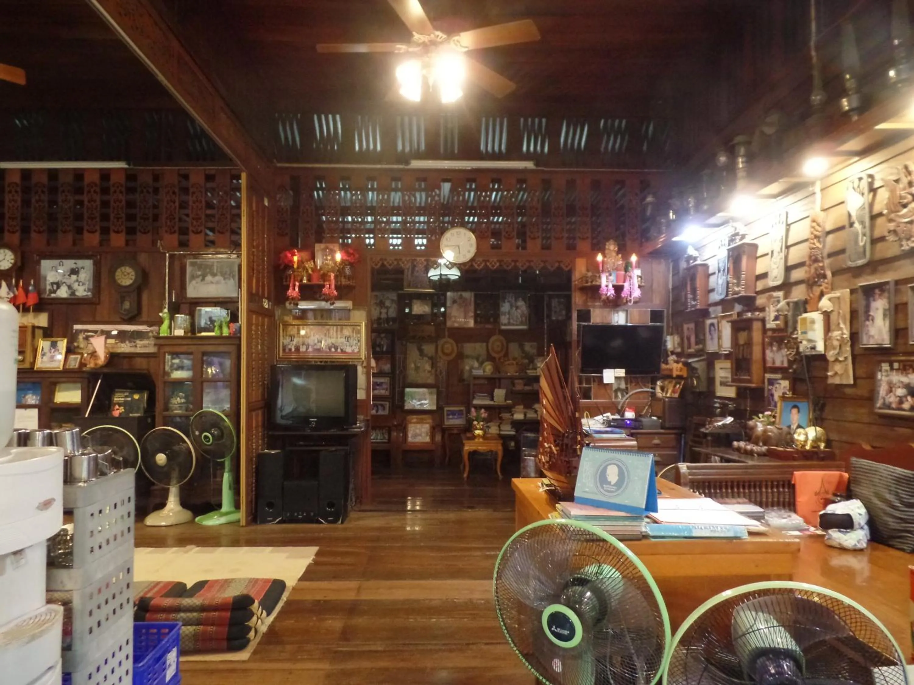 Property building in Ban Mae Arom