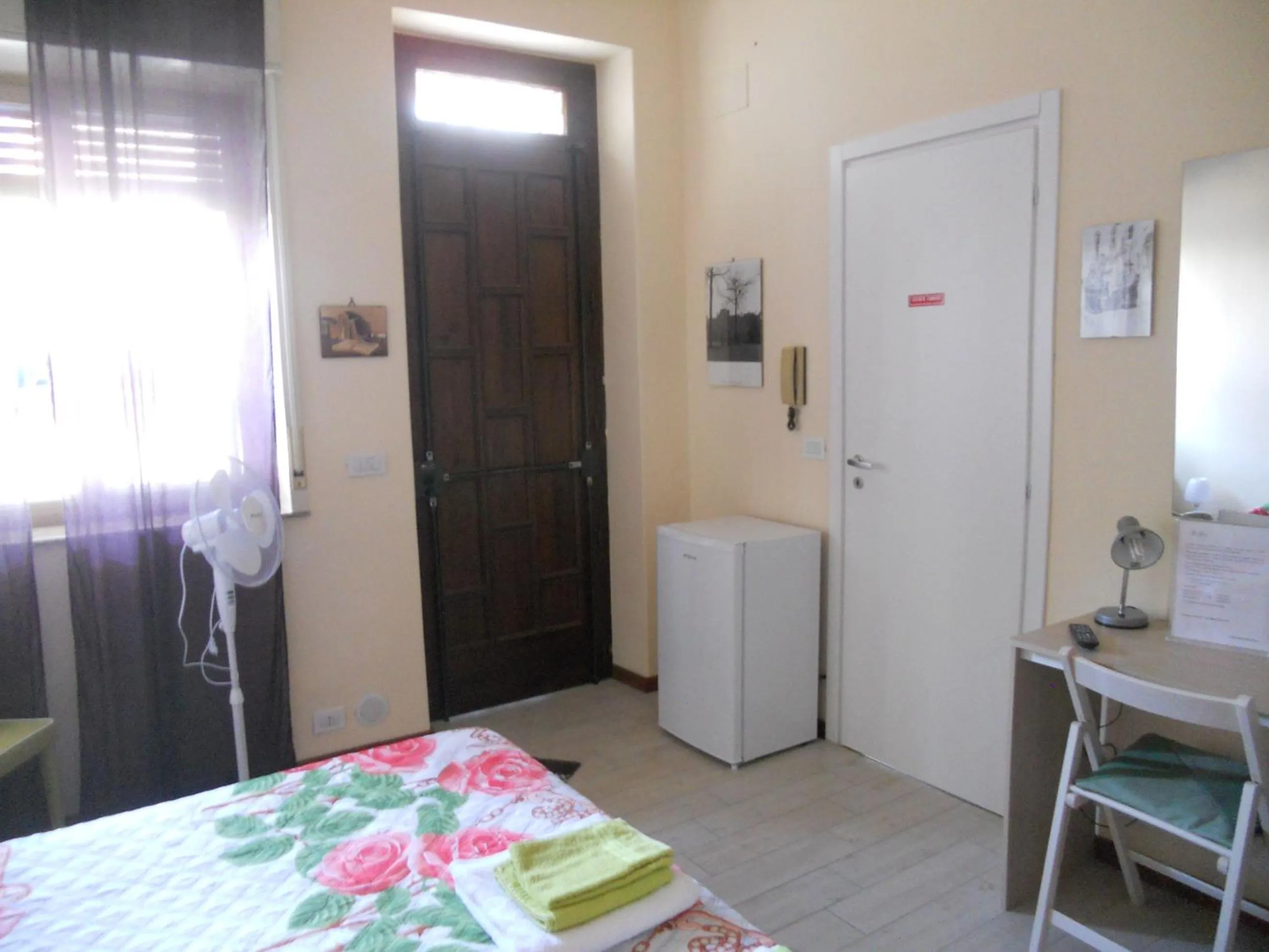 Photo of the whole room, Bed in L'Agrifoglio Dell'Etna