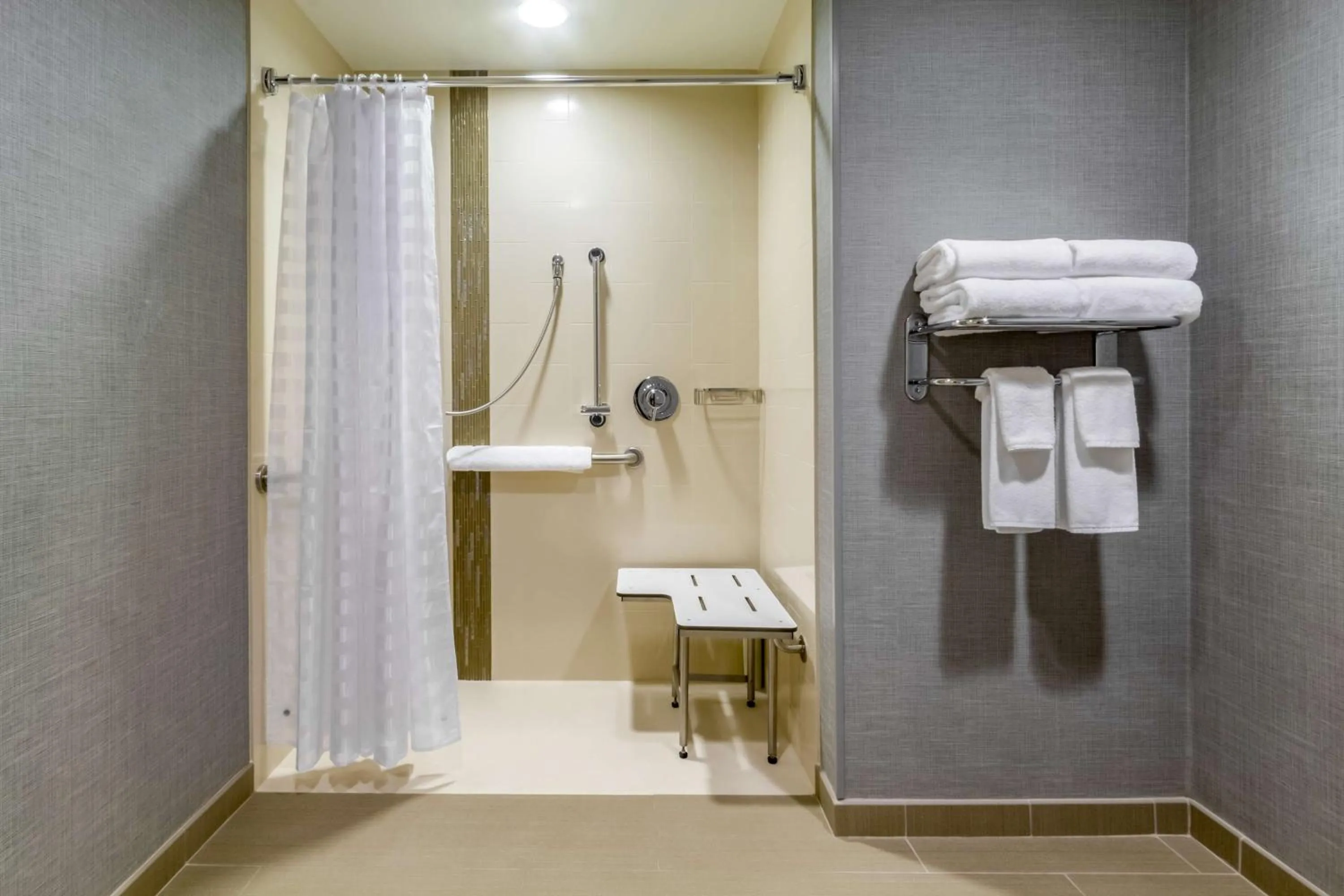 Bathroom in Hyatt Place Blacksburg/University