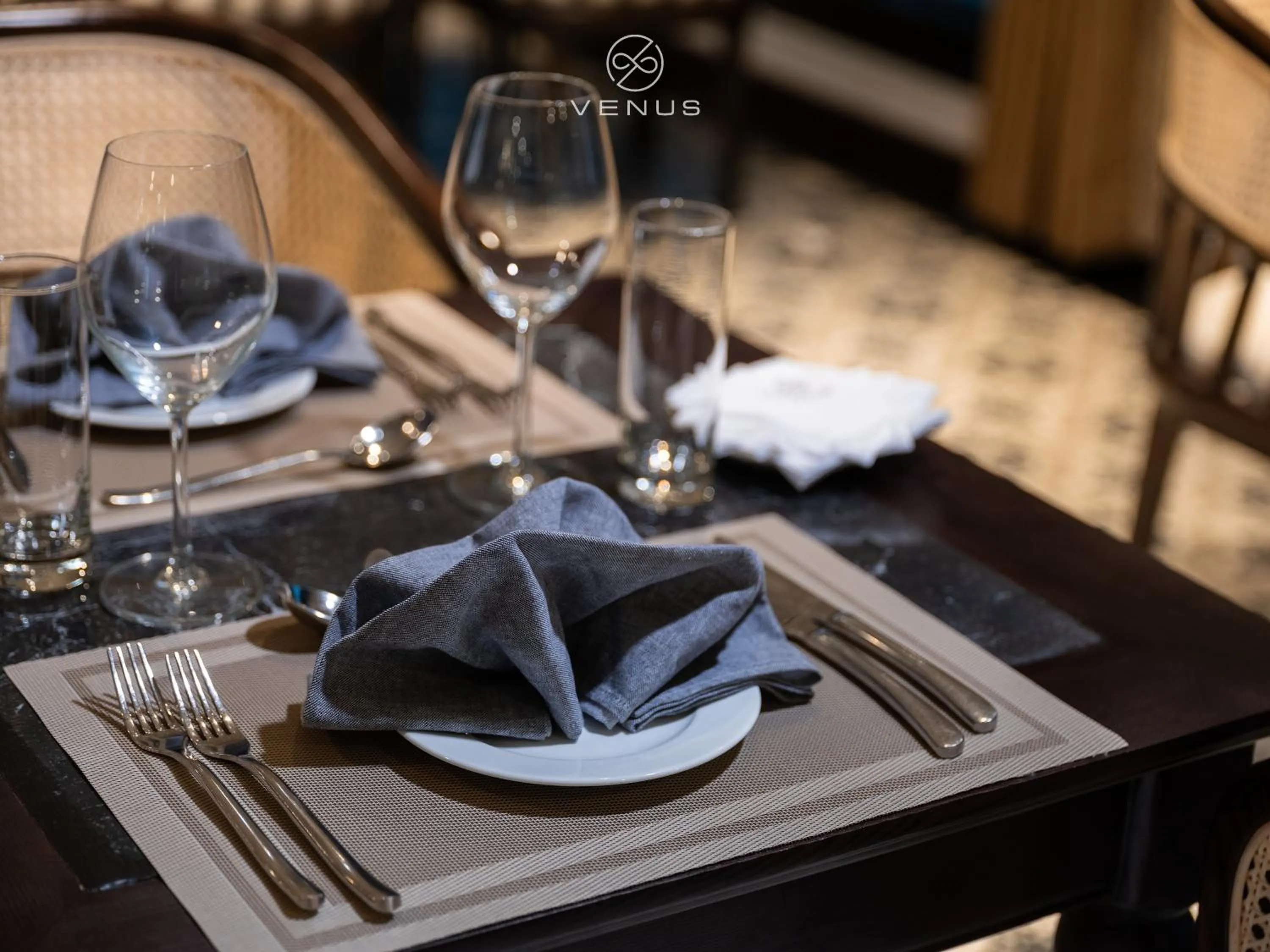 Food and drinks in Era Cruise Halong Bay by Venus Group