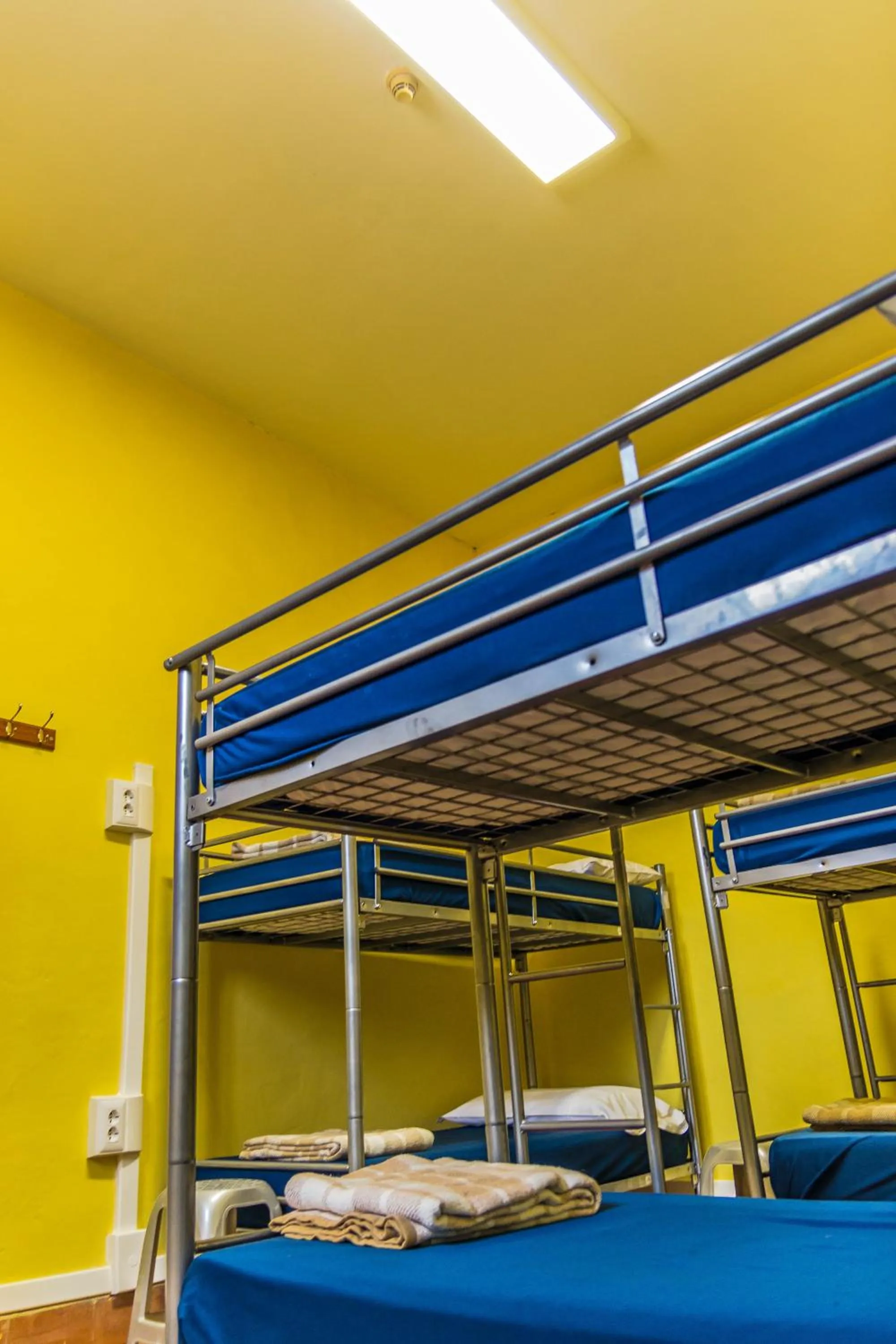 Spring, Bed in Hostel Santa Monaca