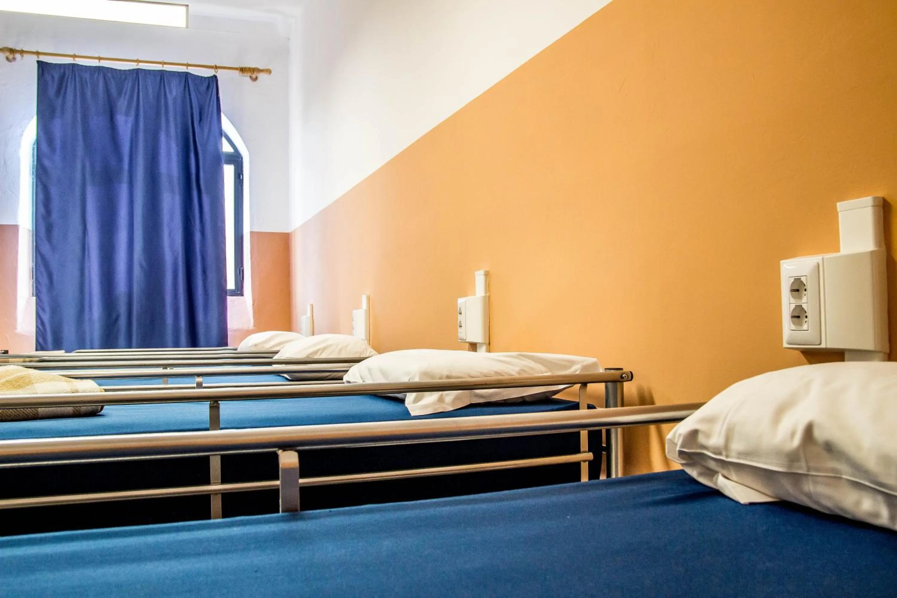 Spring, Bed in Hostel Santa Monaca