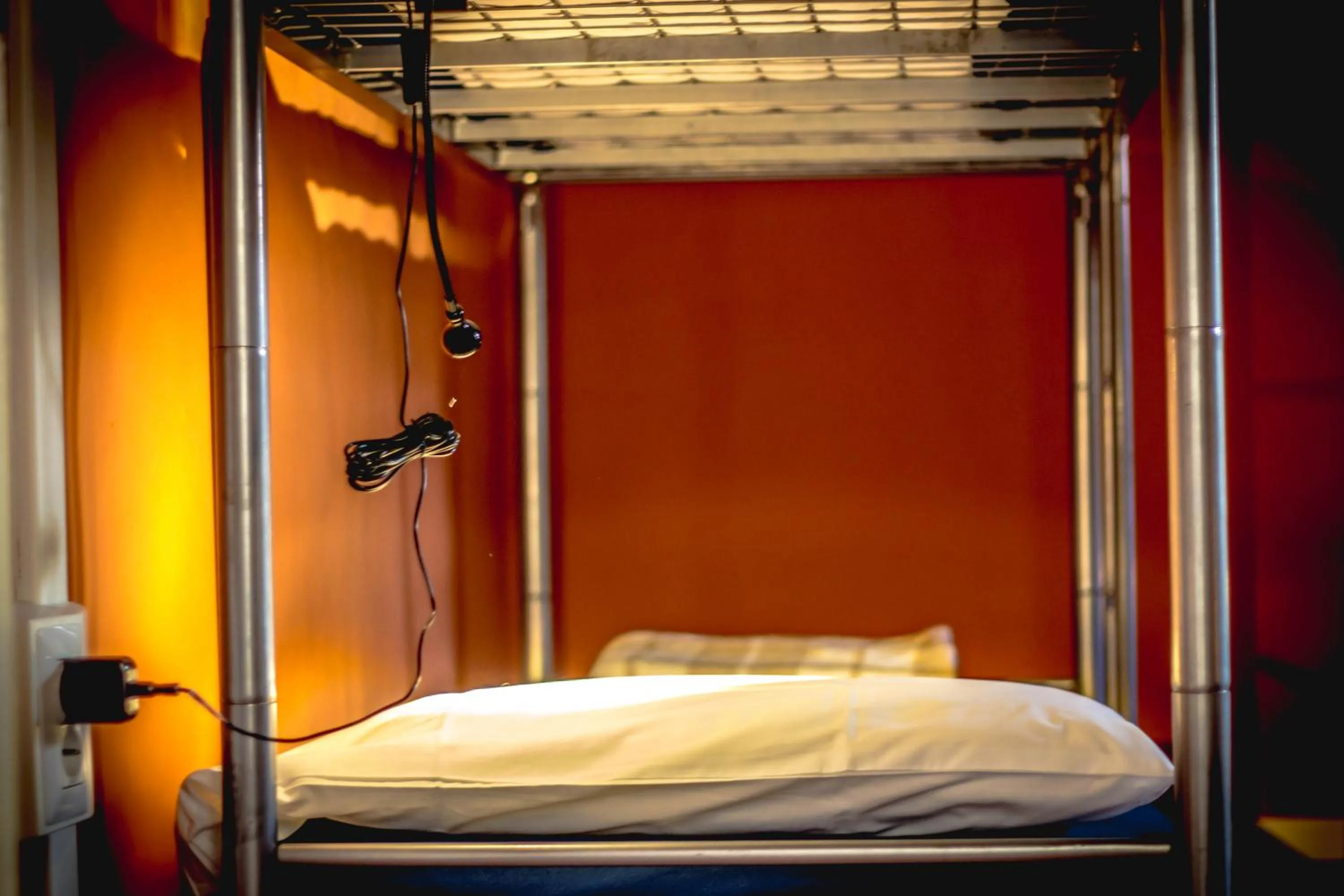 Spring, Bed in Hostel Santa Monaca