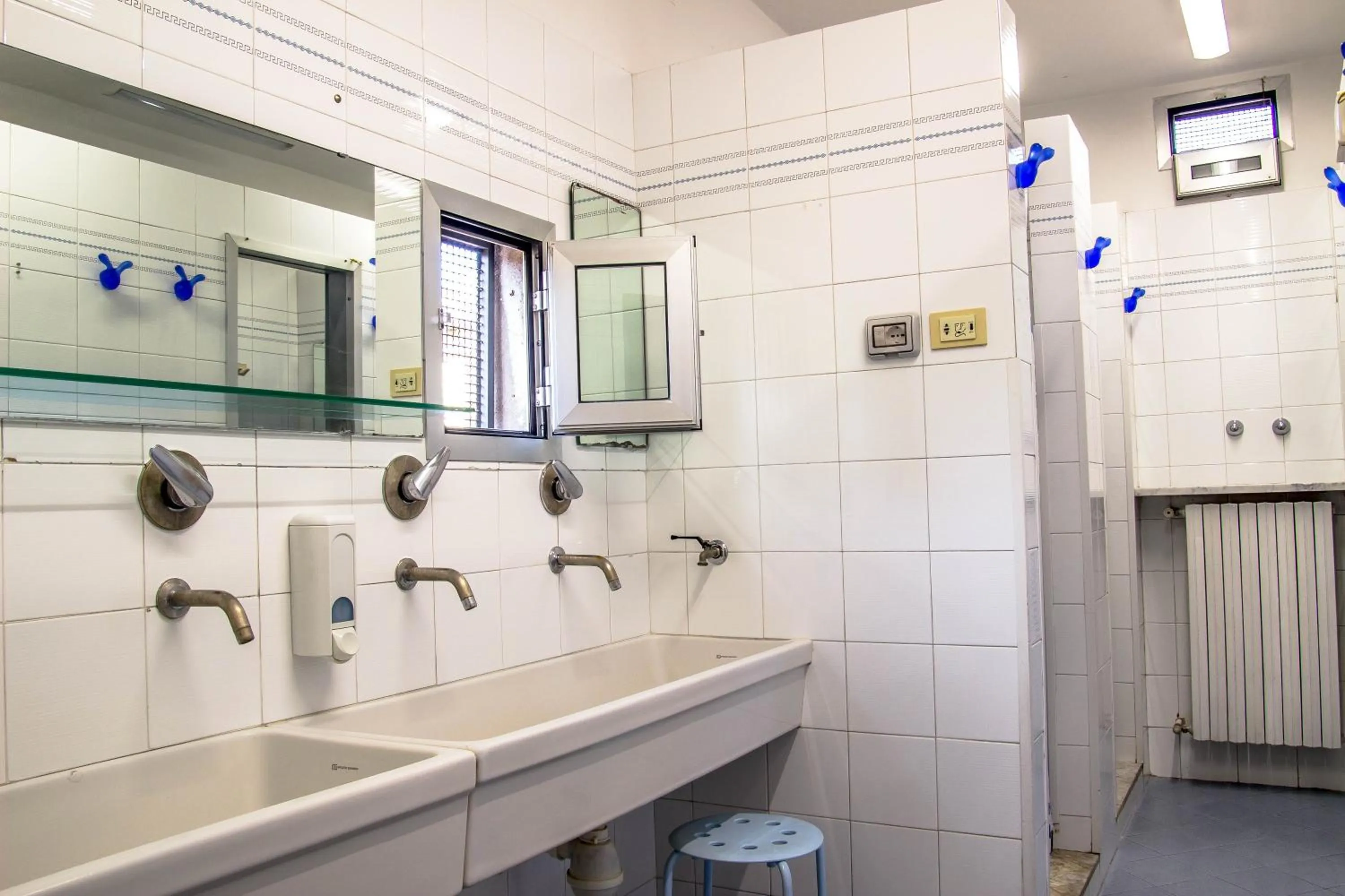 Shower in Hostel Santa Monaca