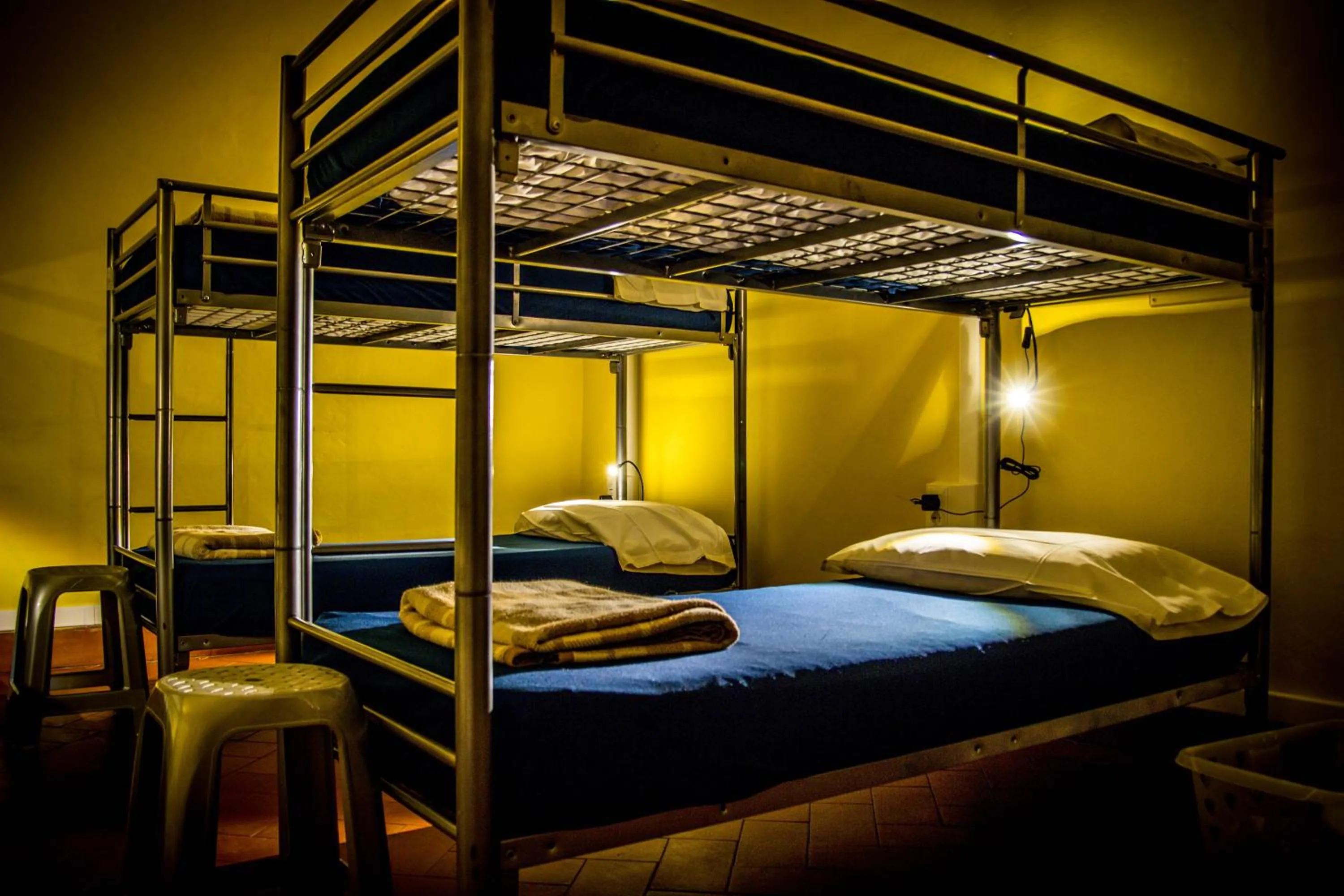 Spring, Bed in Hostel Santa Monaca