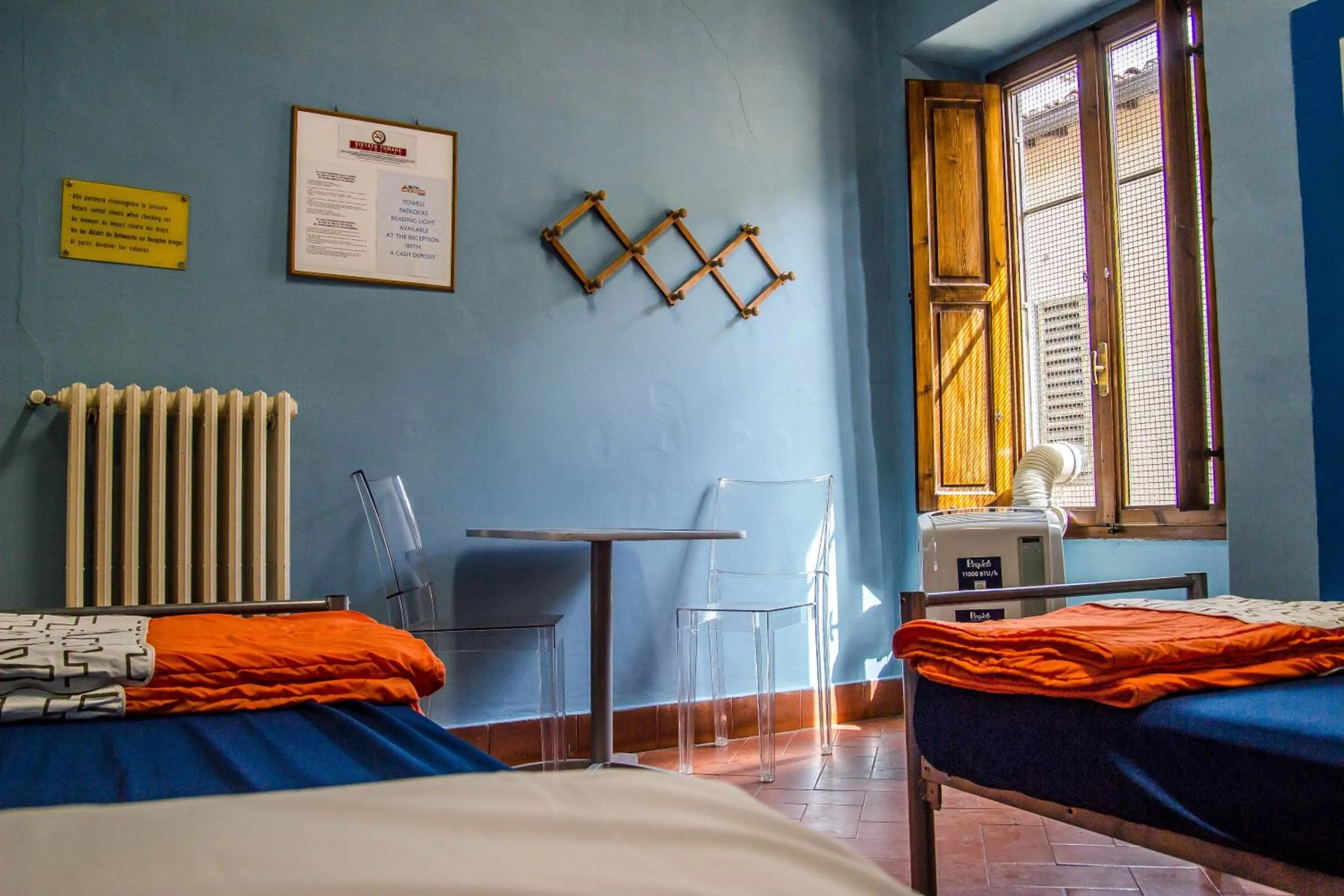 Spring, Bed in Hostel Santa Monaca