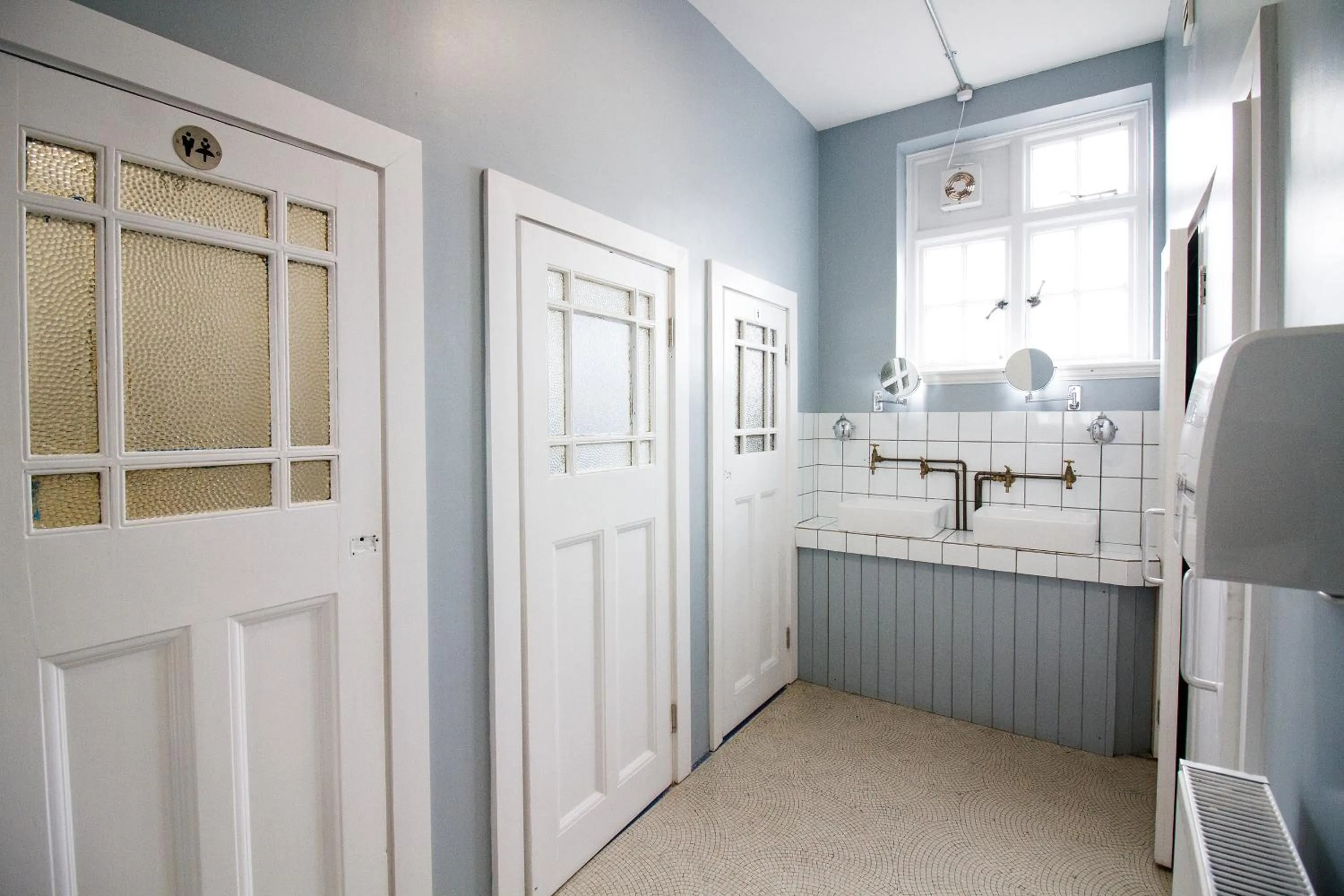 Bathroom in Green Rooms