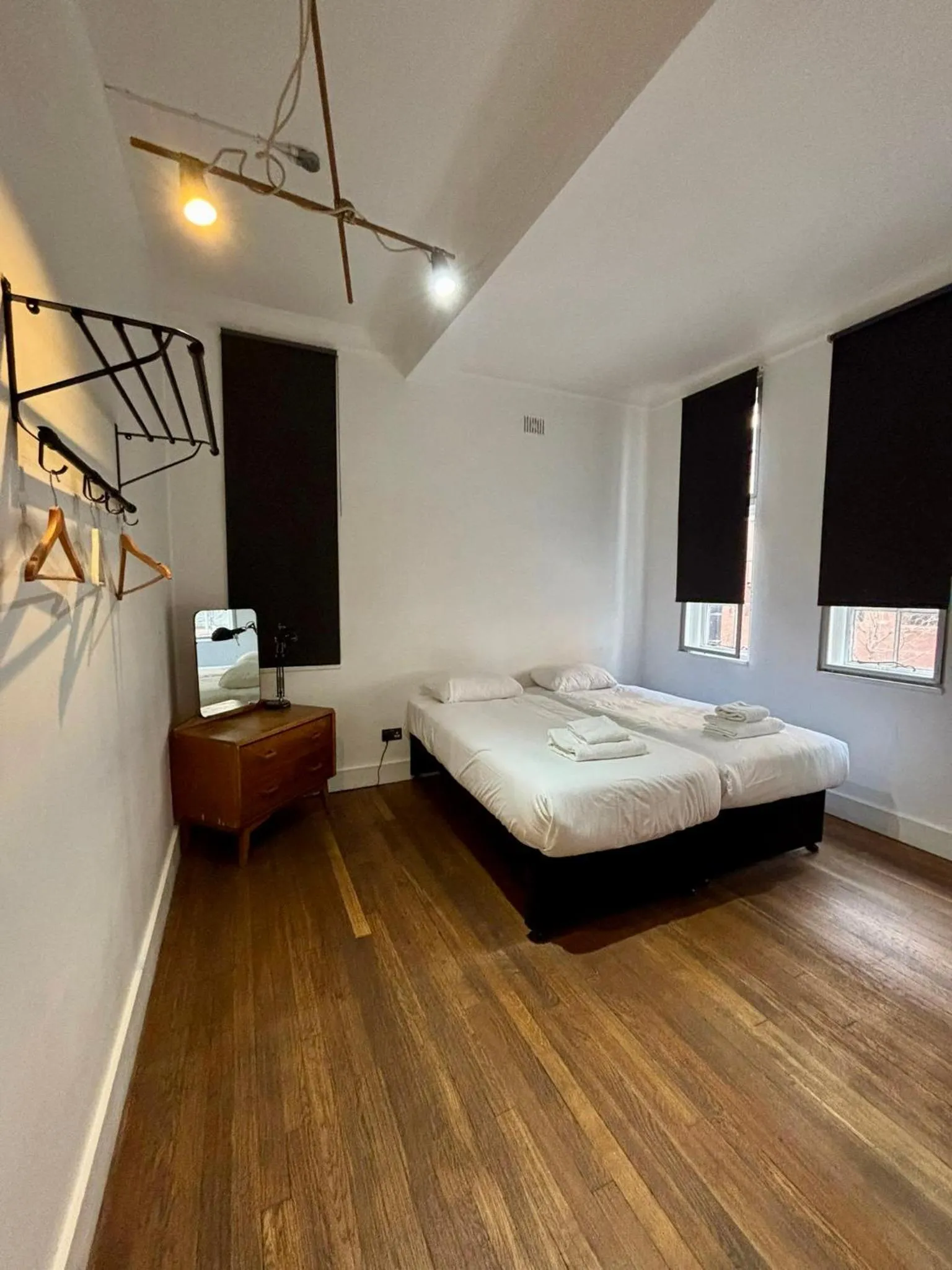 Bedroom, Bed in Green Rooms