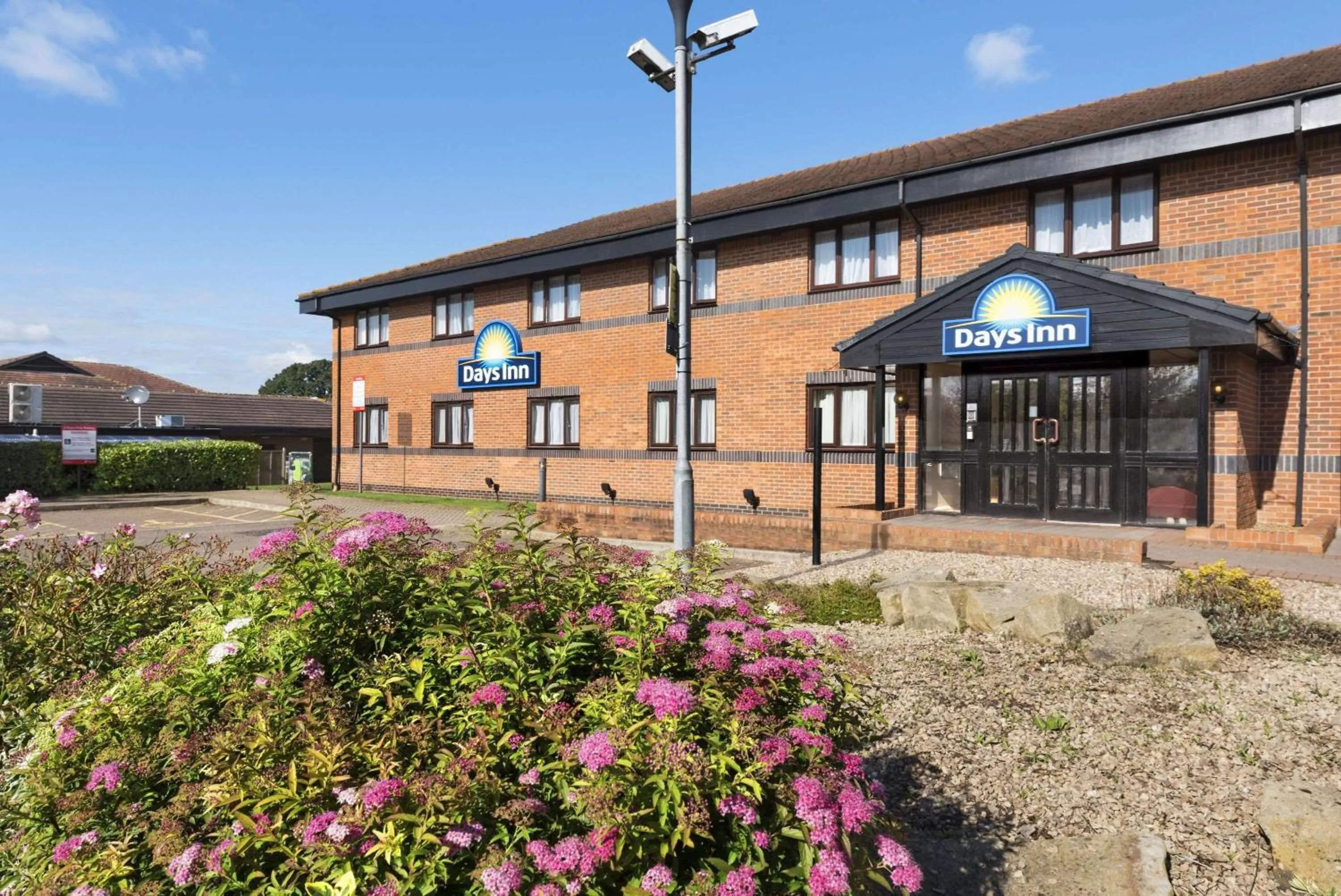 Property building in Days Inn Hotel Warwick South - Southbound M40
