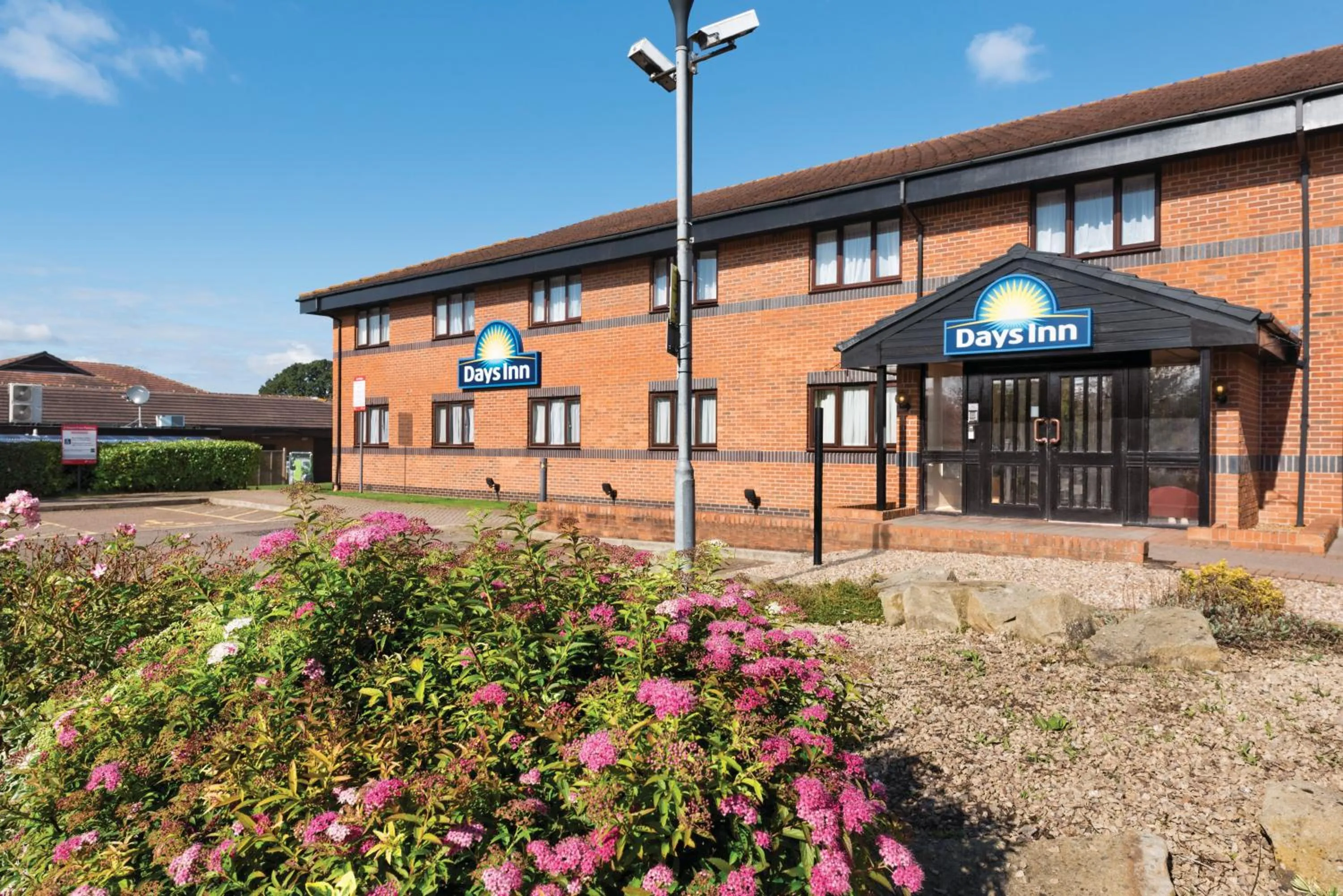 Facade/entrance in Days Inn Hotel Warwick South - Southbound M40