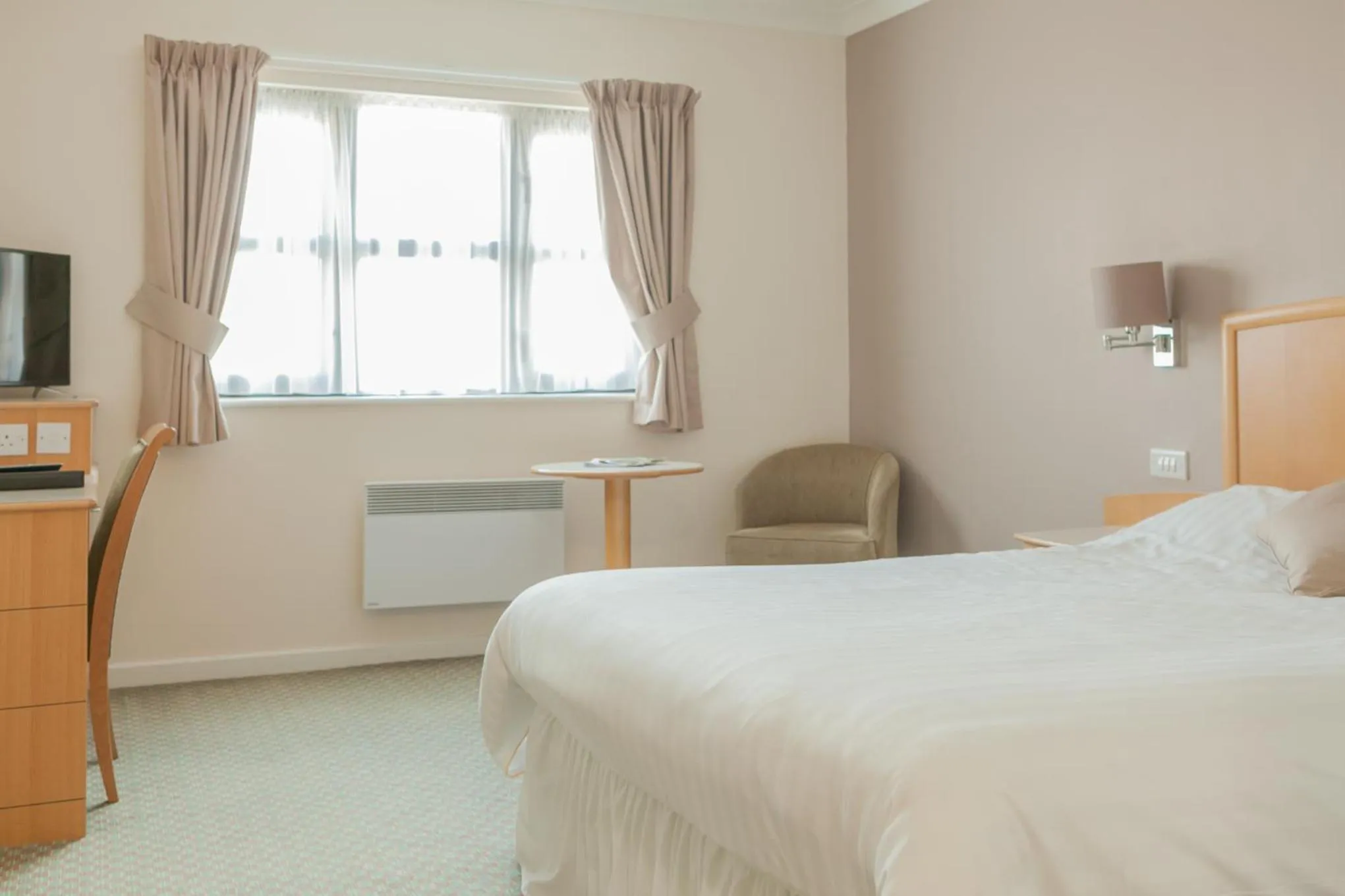 Bedroom, Bed in The Wiltshire Hotel, Golf and Leisure Resort