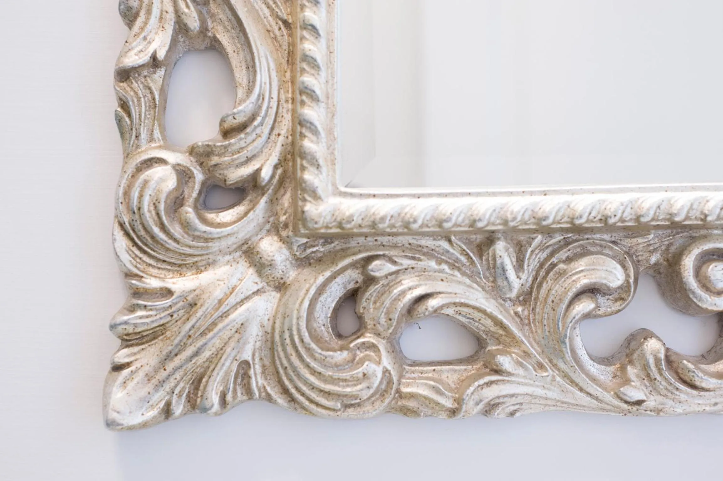 Decorative detail in La Valle Delle Ferriere