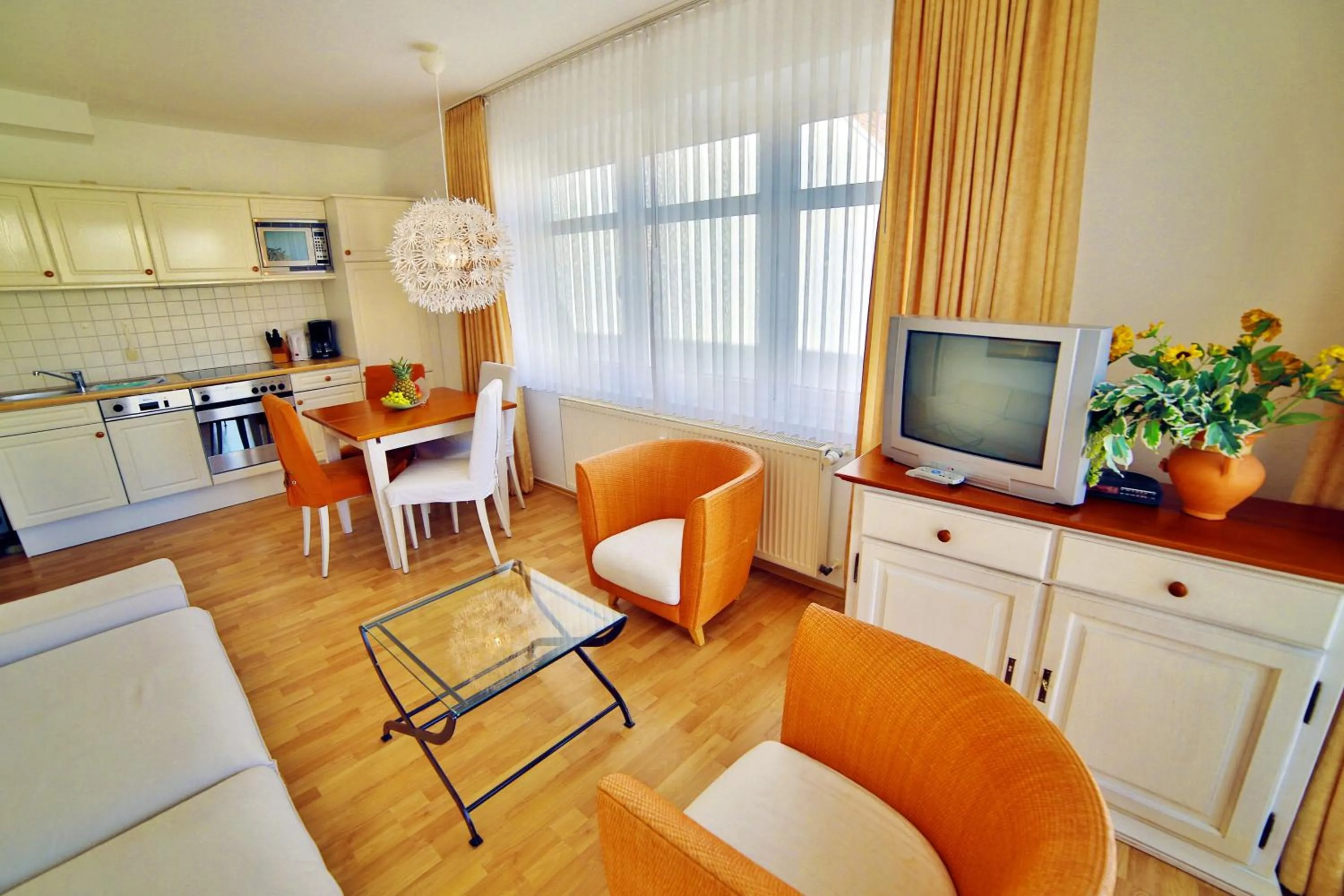 Living room in Ferienwohnung Binzer Strandgut im Haus Jahreszeiten Binz