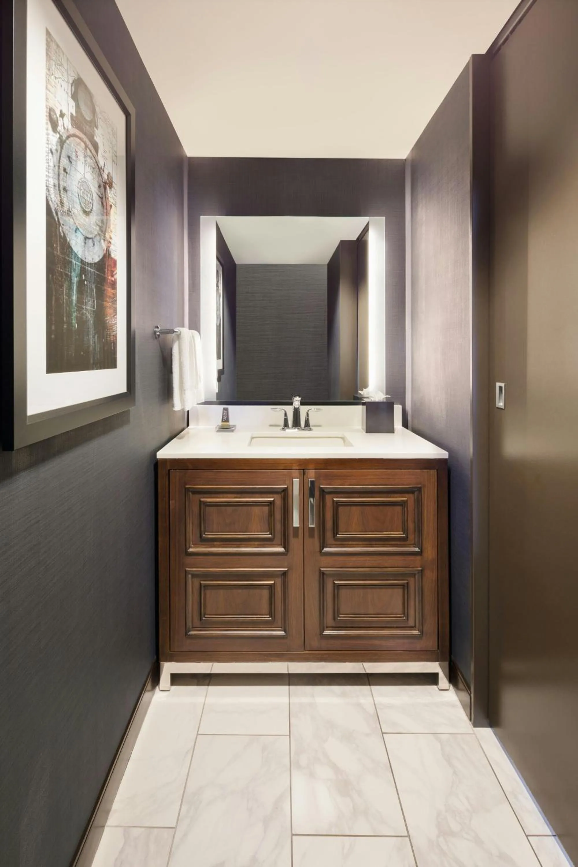 Photo of the whole room in Omaha Marriott Downtown at the Capitol District