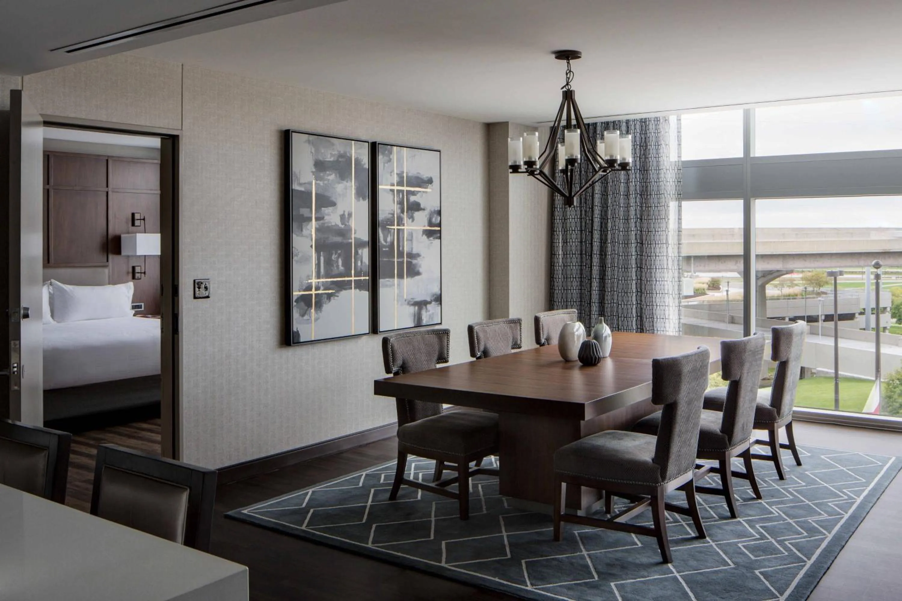 Photo of the whole room, Bed in Omaha Marriott Downtown at the Capitol District